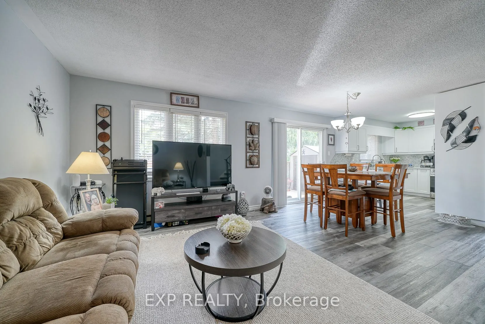 230 Clarke Road N, #186