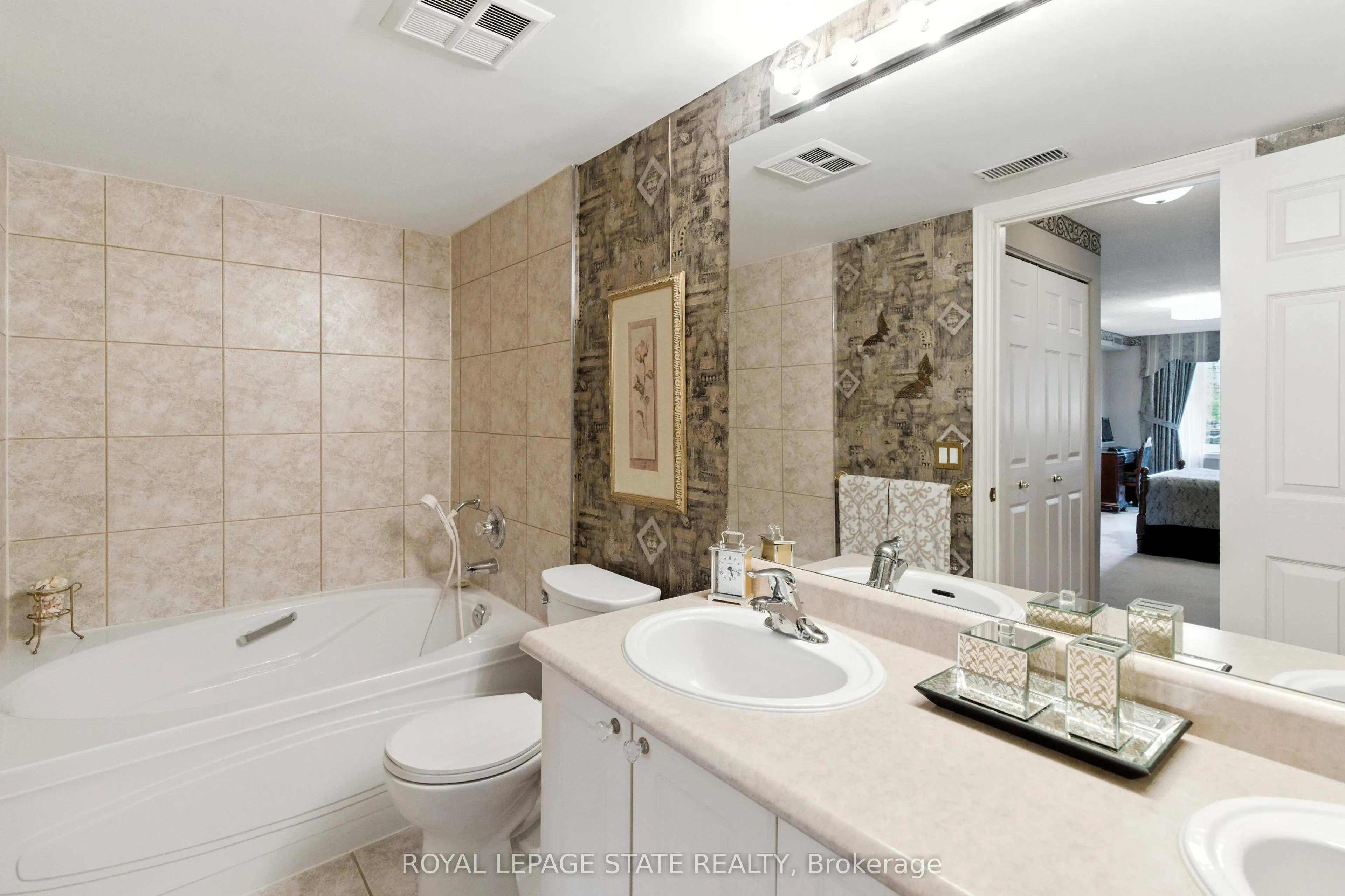 980 Golf Links Road, #101