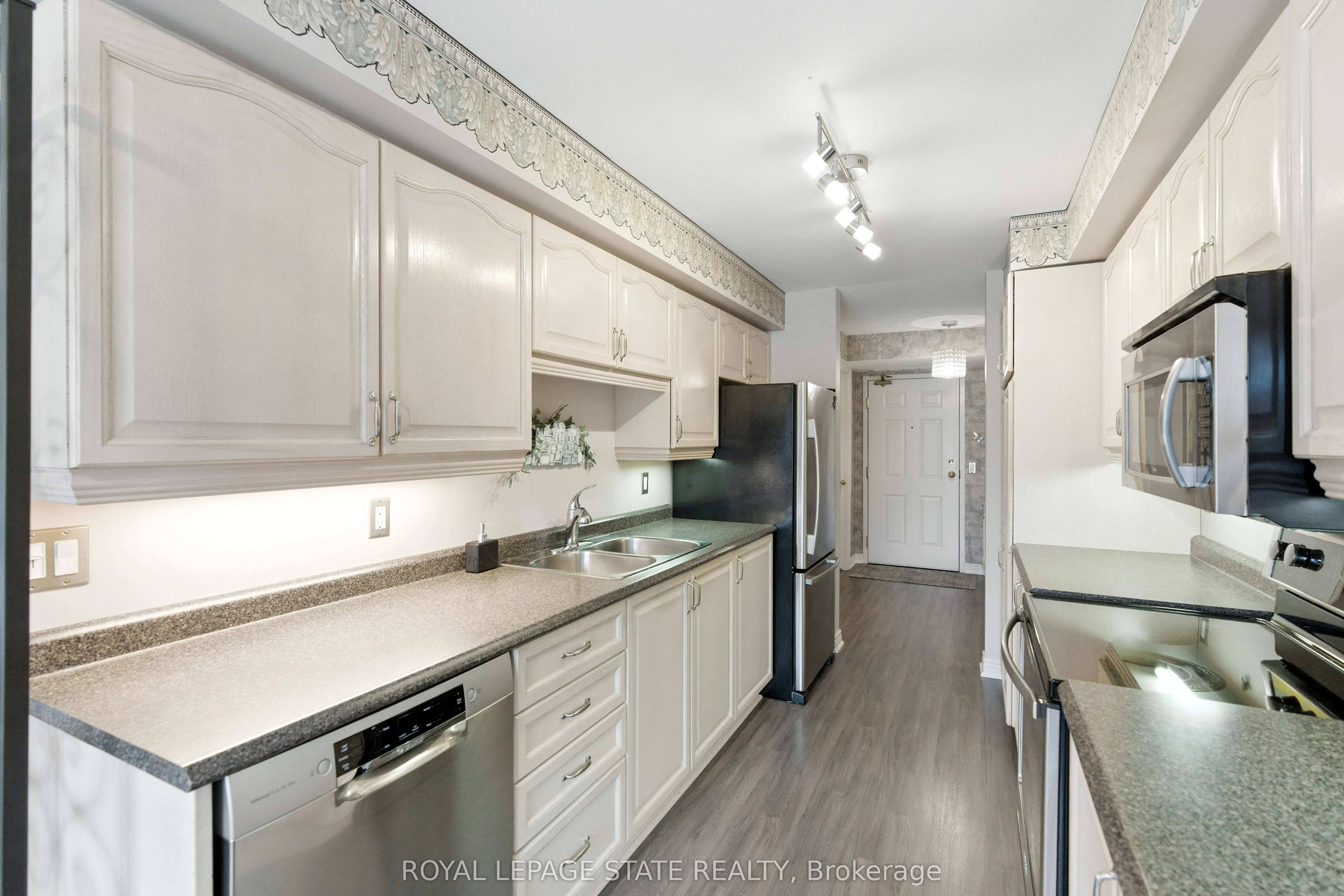 980 Golf Links Road, #101