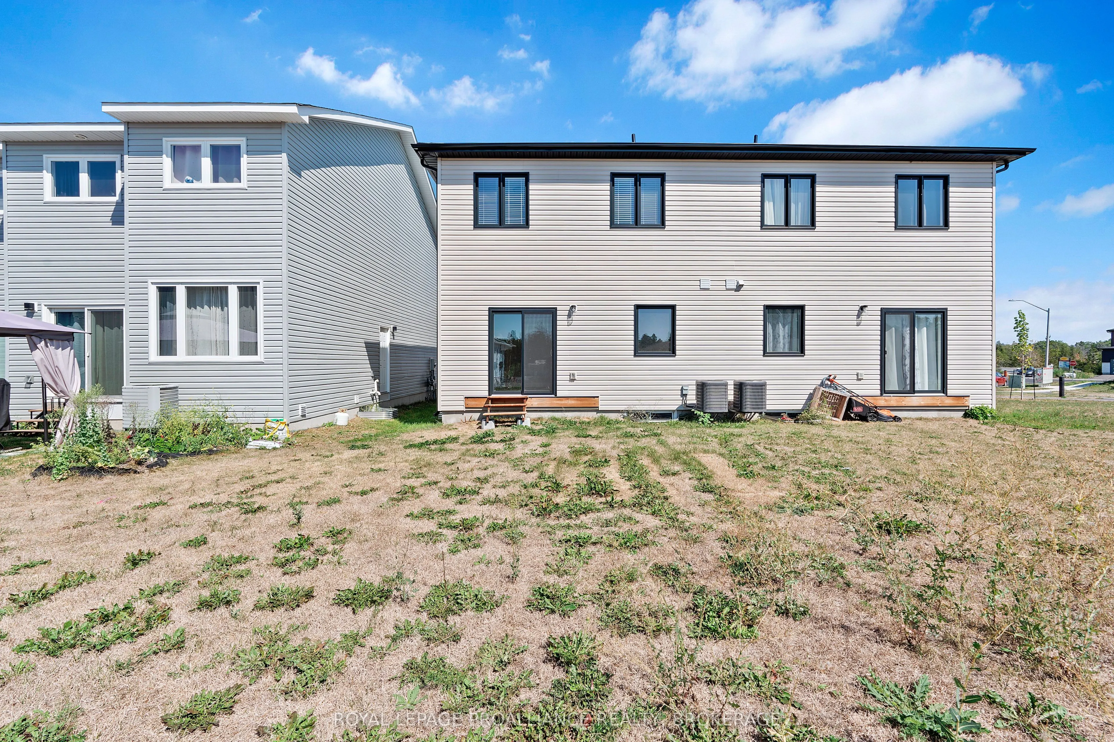 12 Dusenbury Crescent