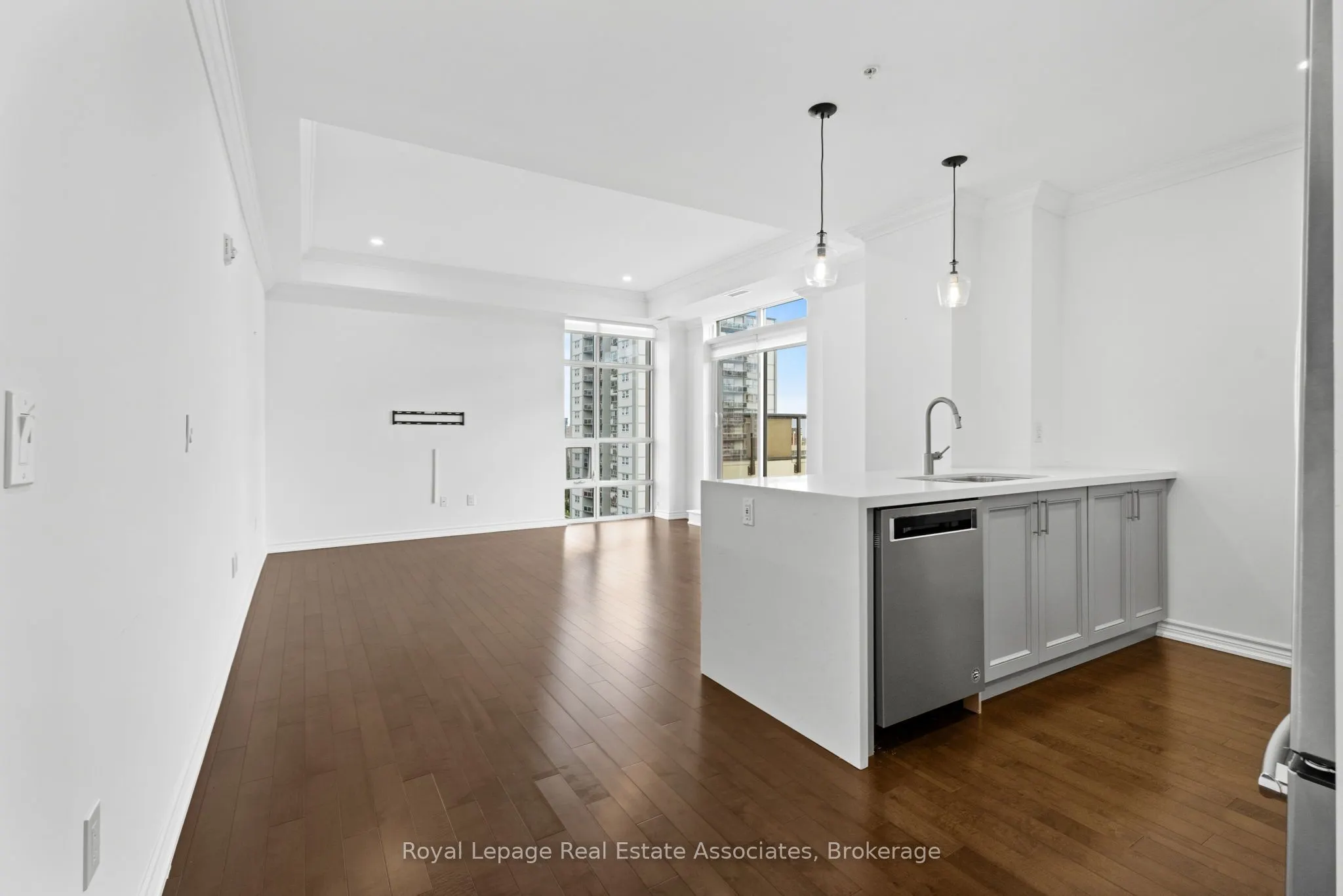 81 Robinson Street, #1106