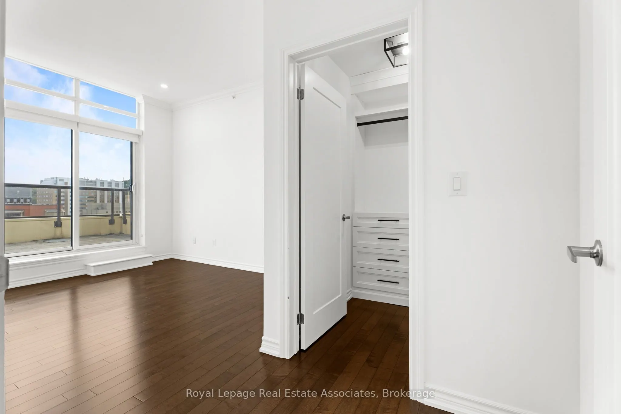 81 Robinson Street, #1106