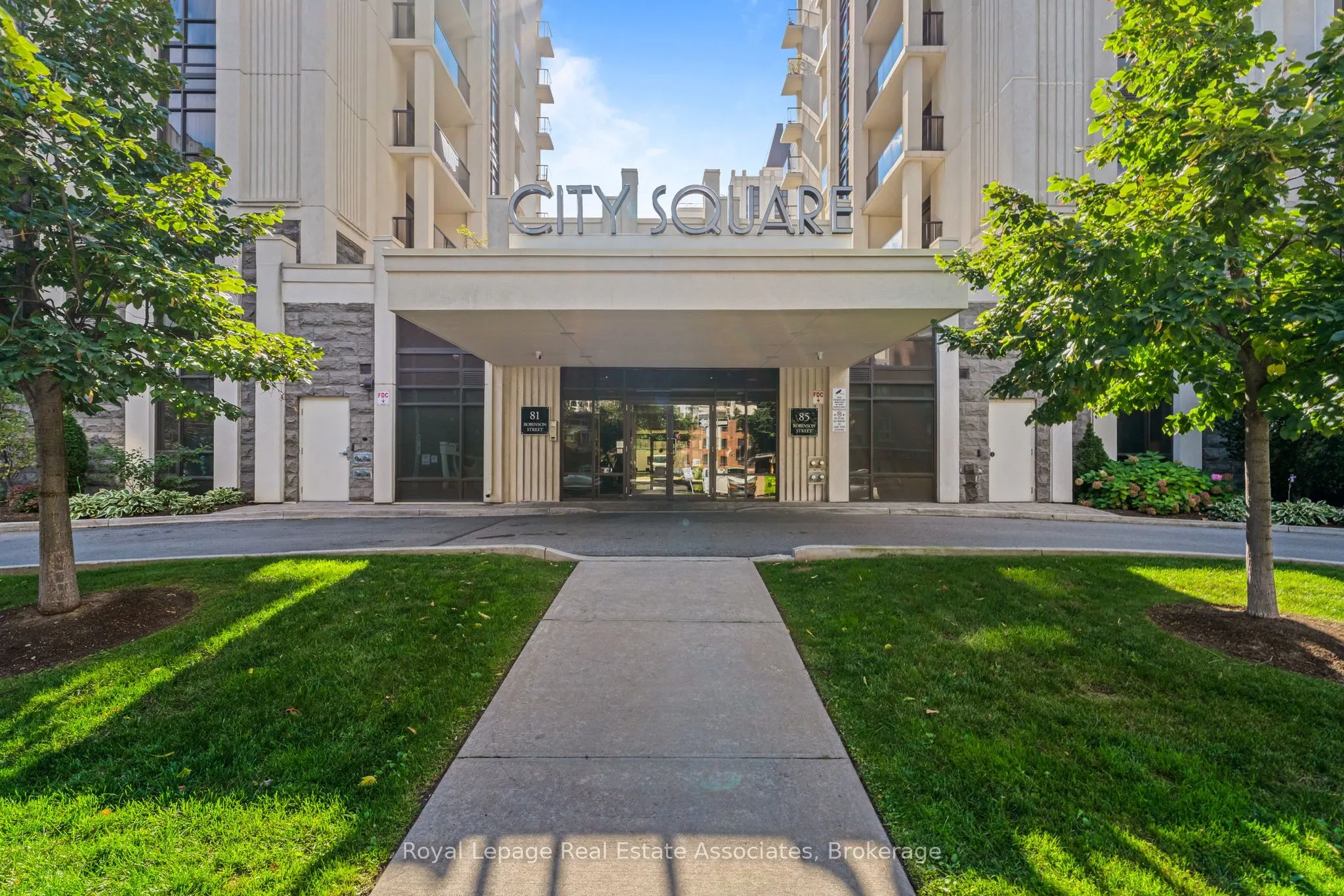 81 Robinson Street, #1106