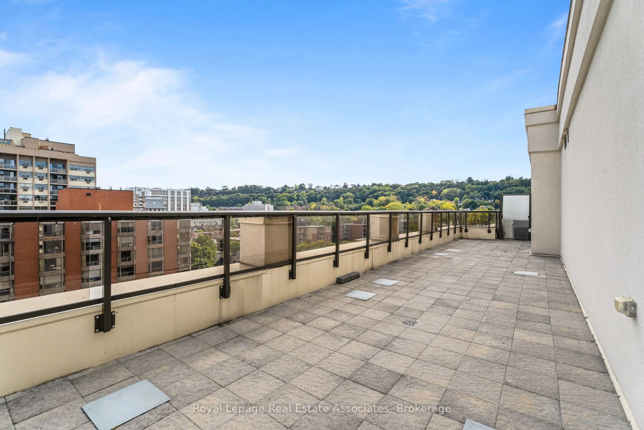 81 Robinson Street, #1106