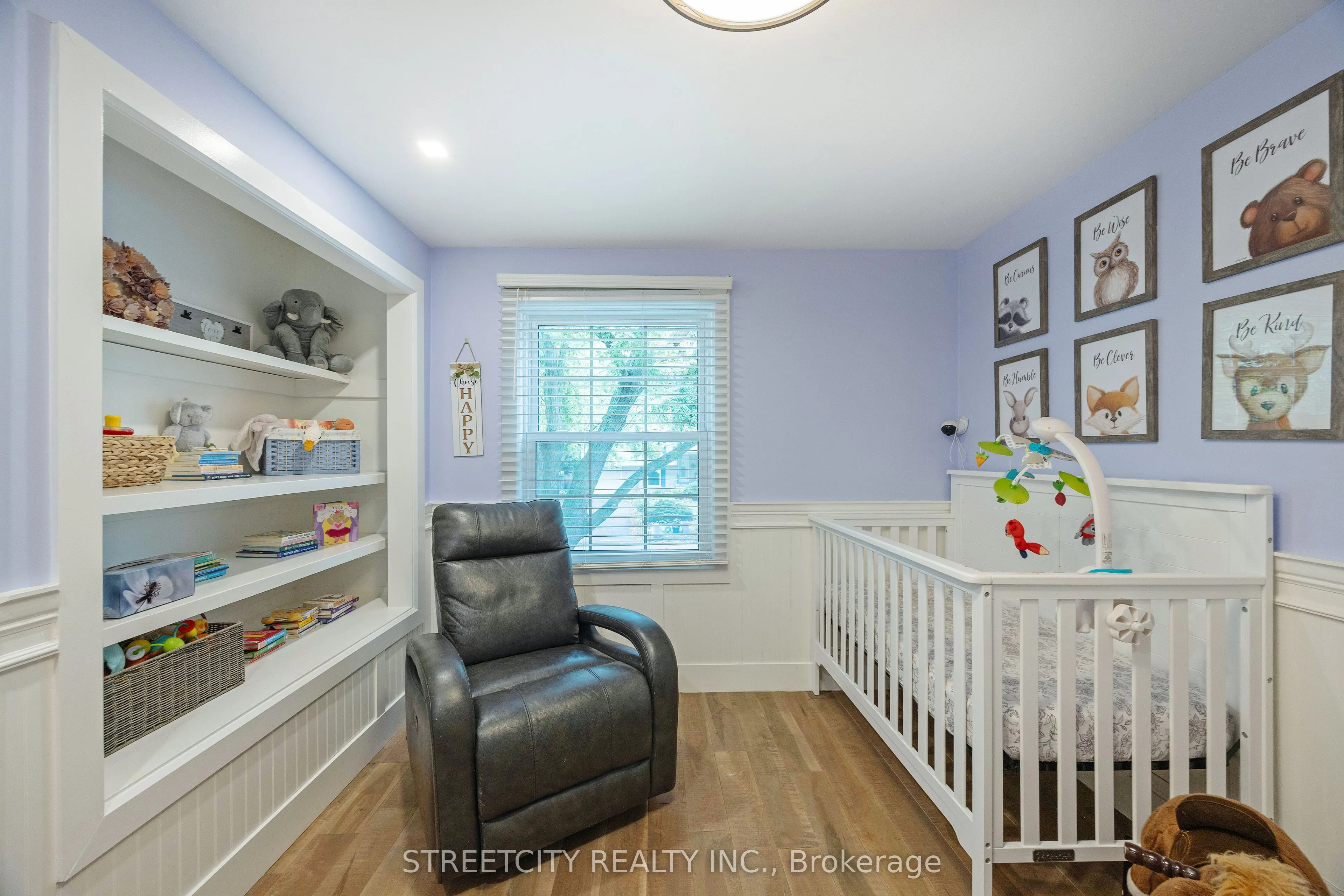 747 Westbury Crescent