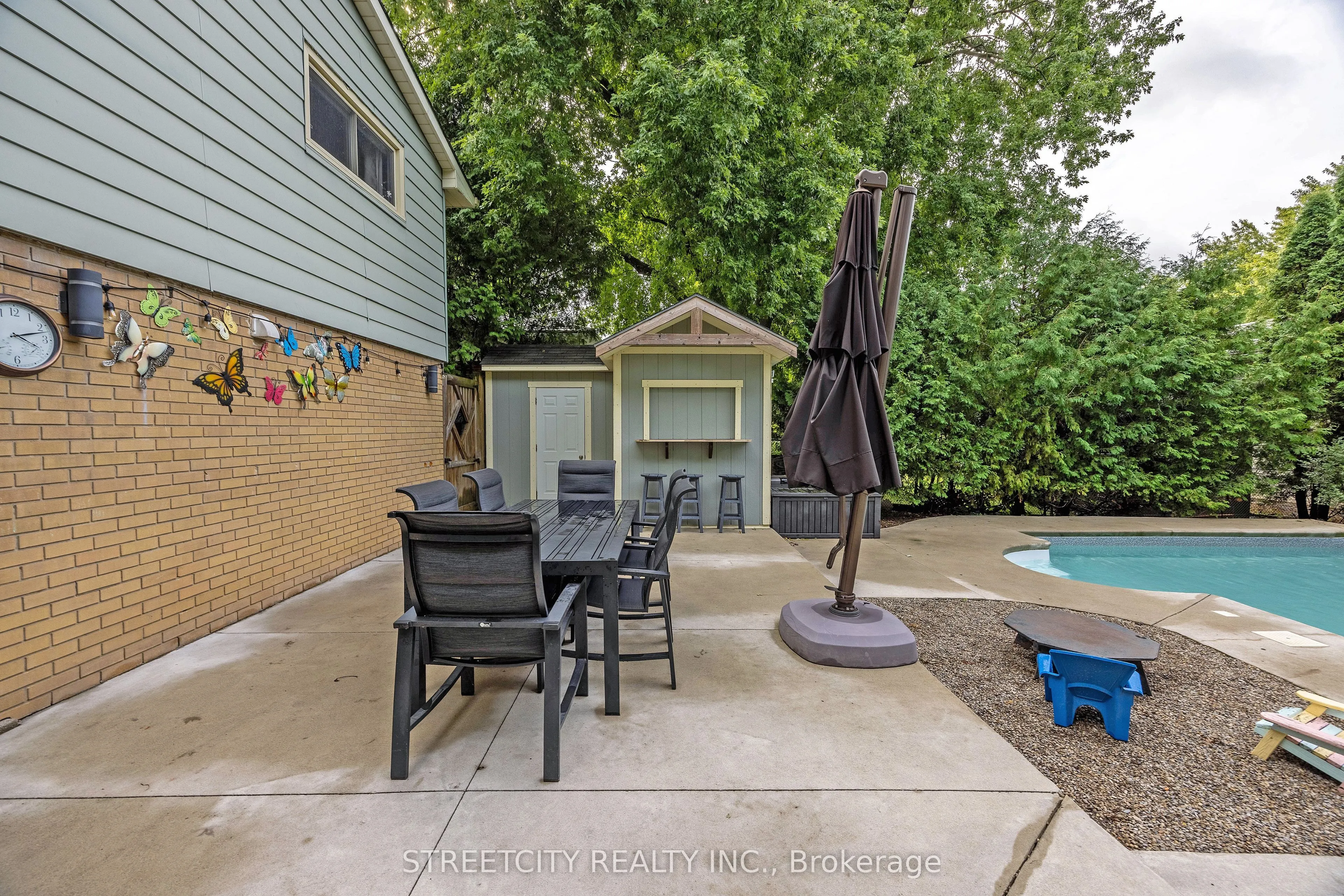 747 Westbury Crescent