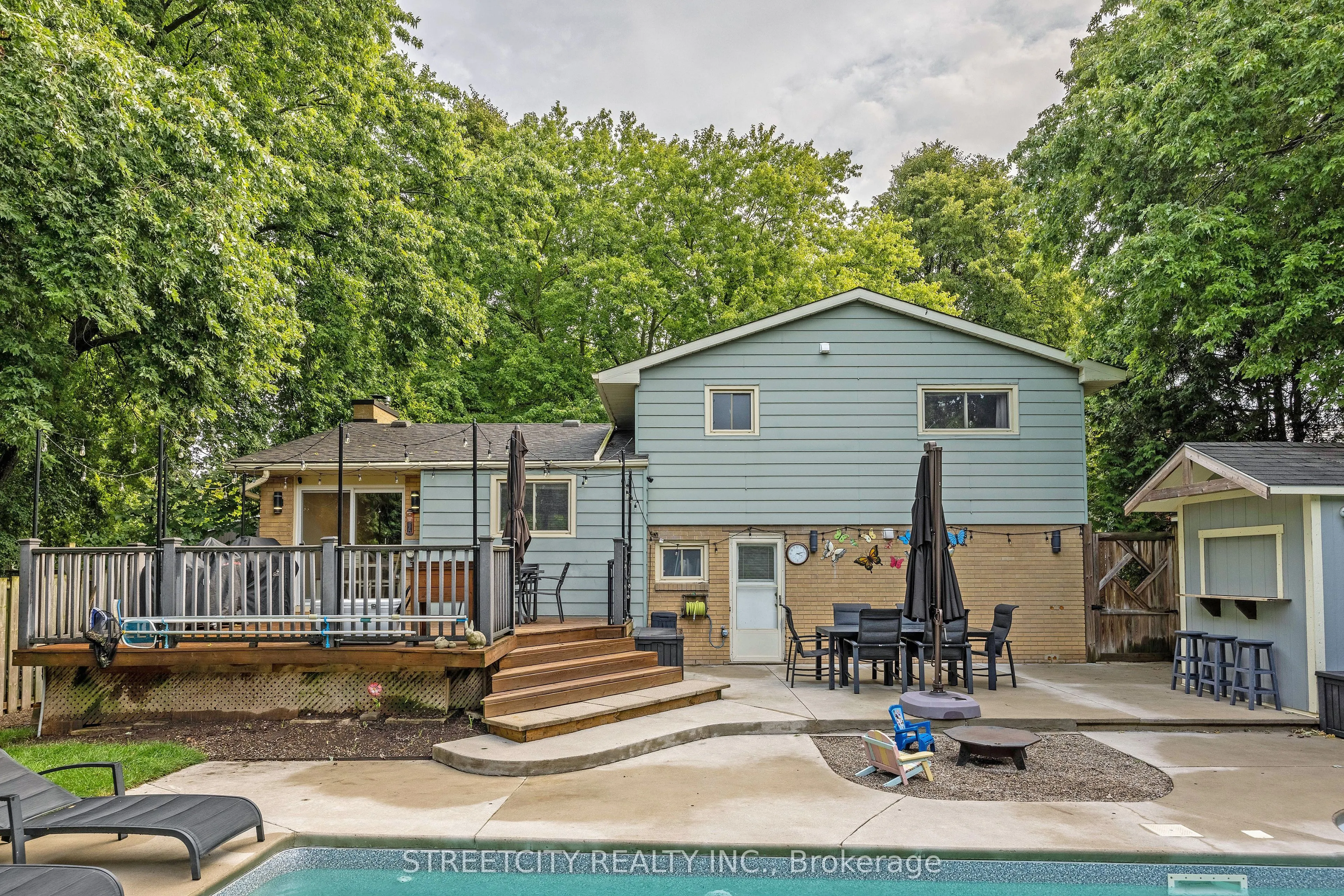747 Westbury Crescent