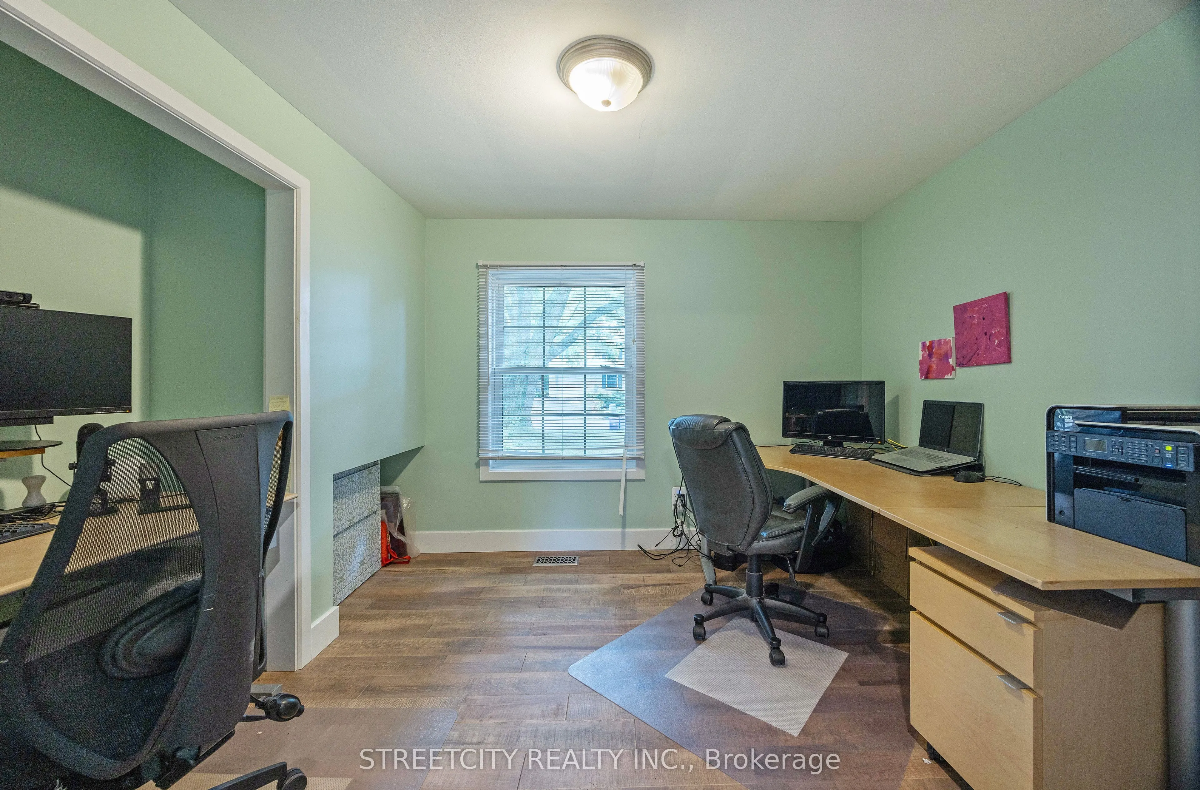 747 Westbury Crescent