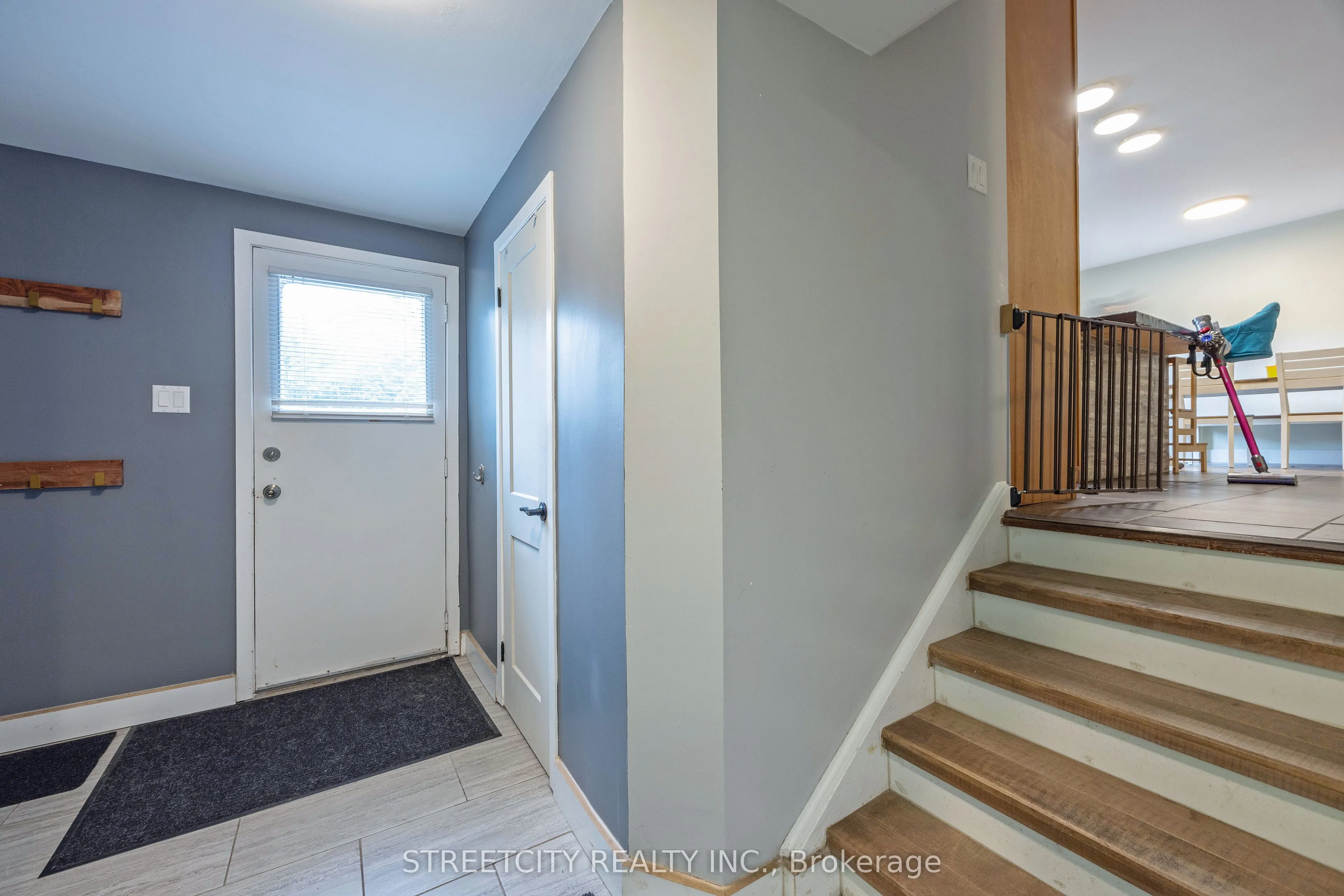 747 Westbury Crescent