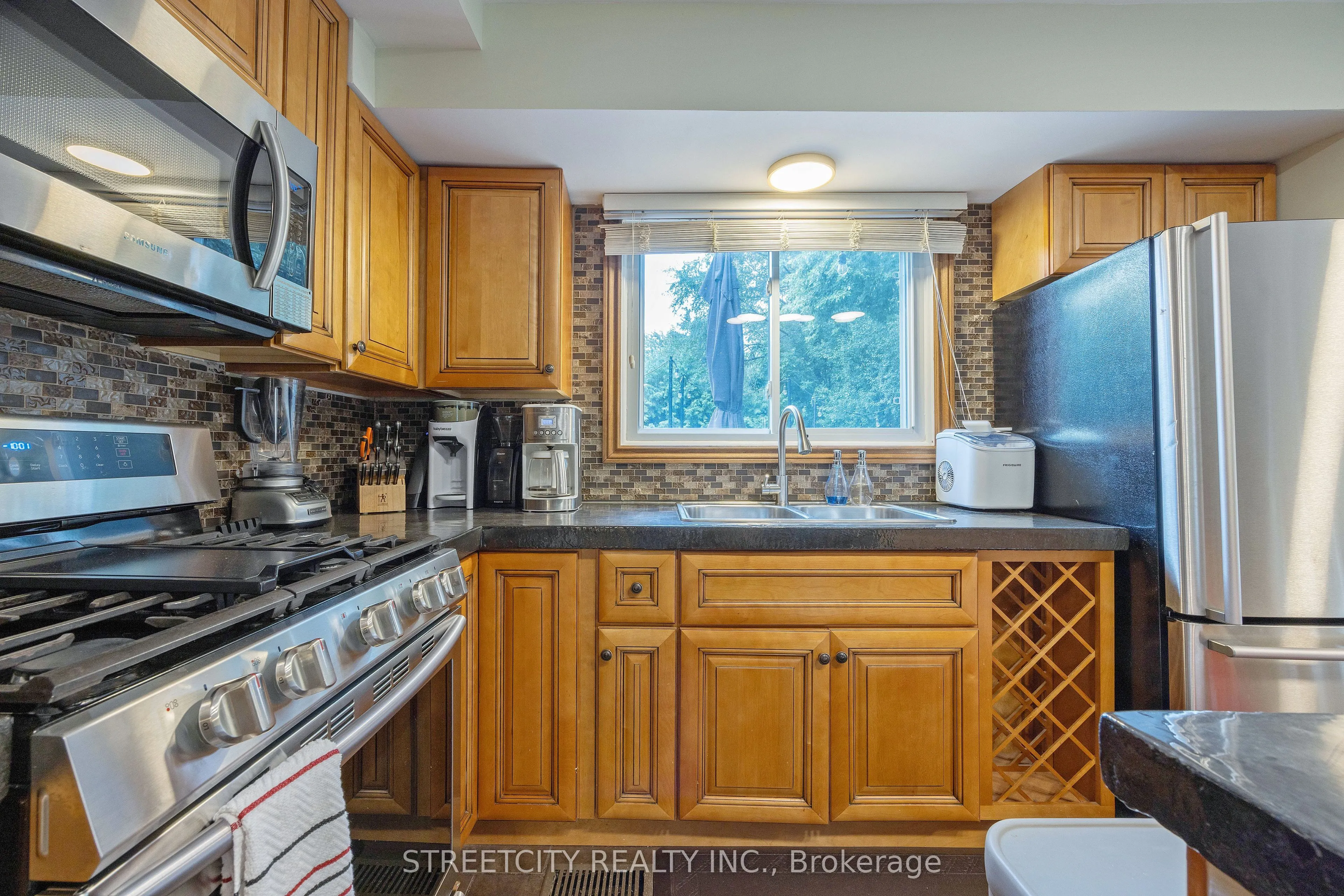 747 Westbury Crescent