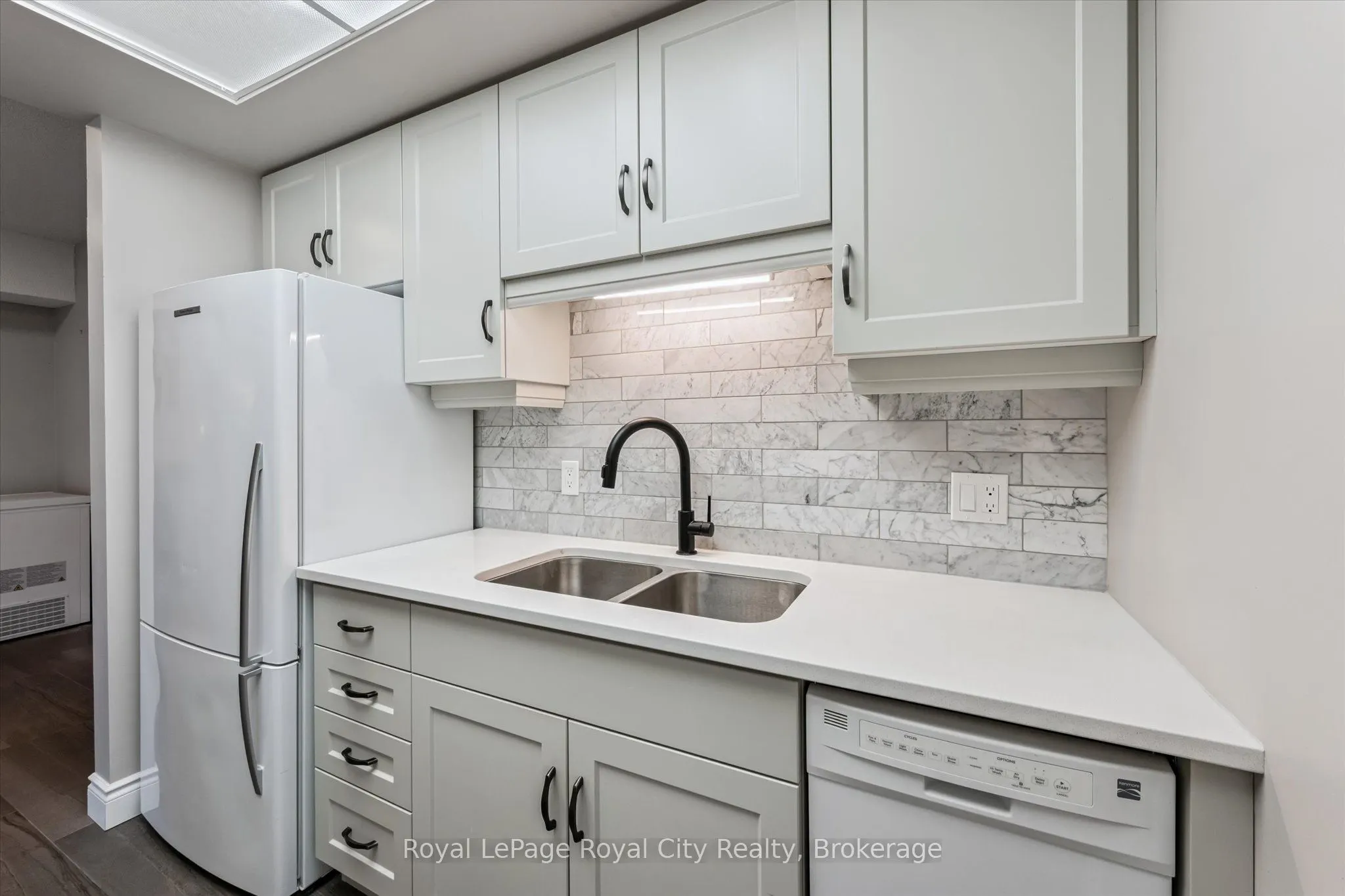 105 Bagot Street, #403