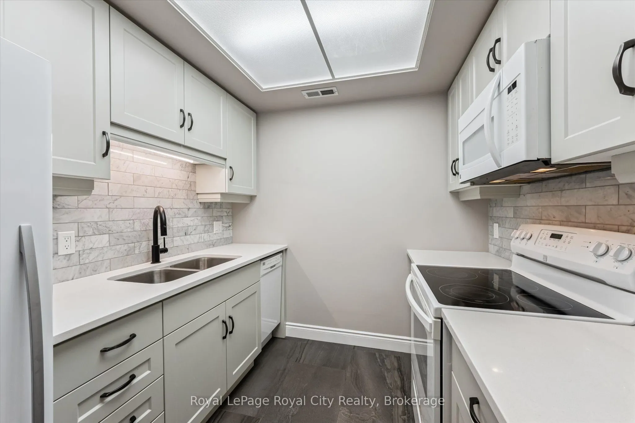 105 Bagot Street, #403