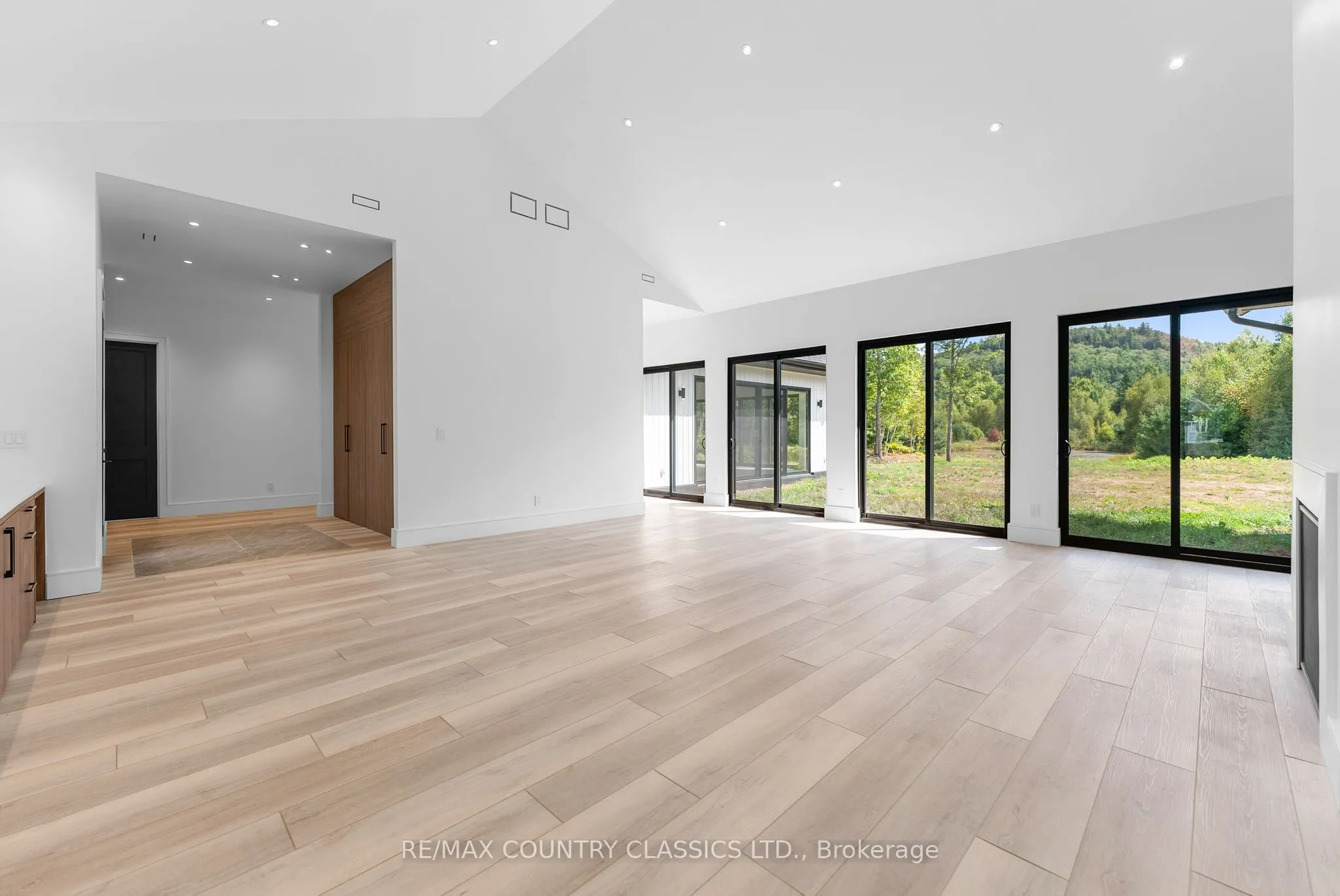 40 Bancroft Ridge Drive