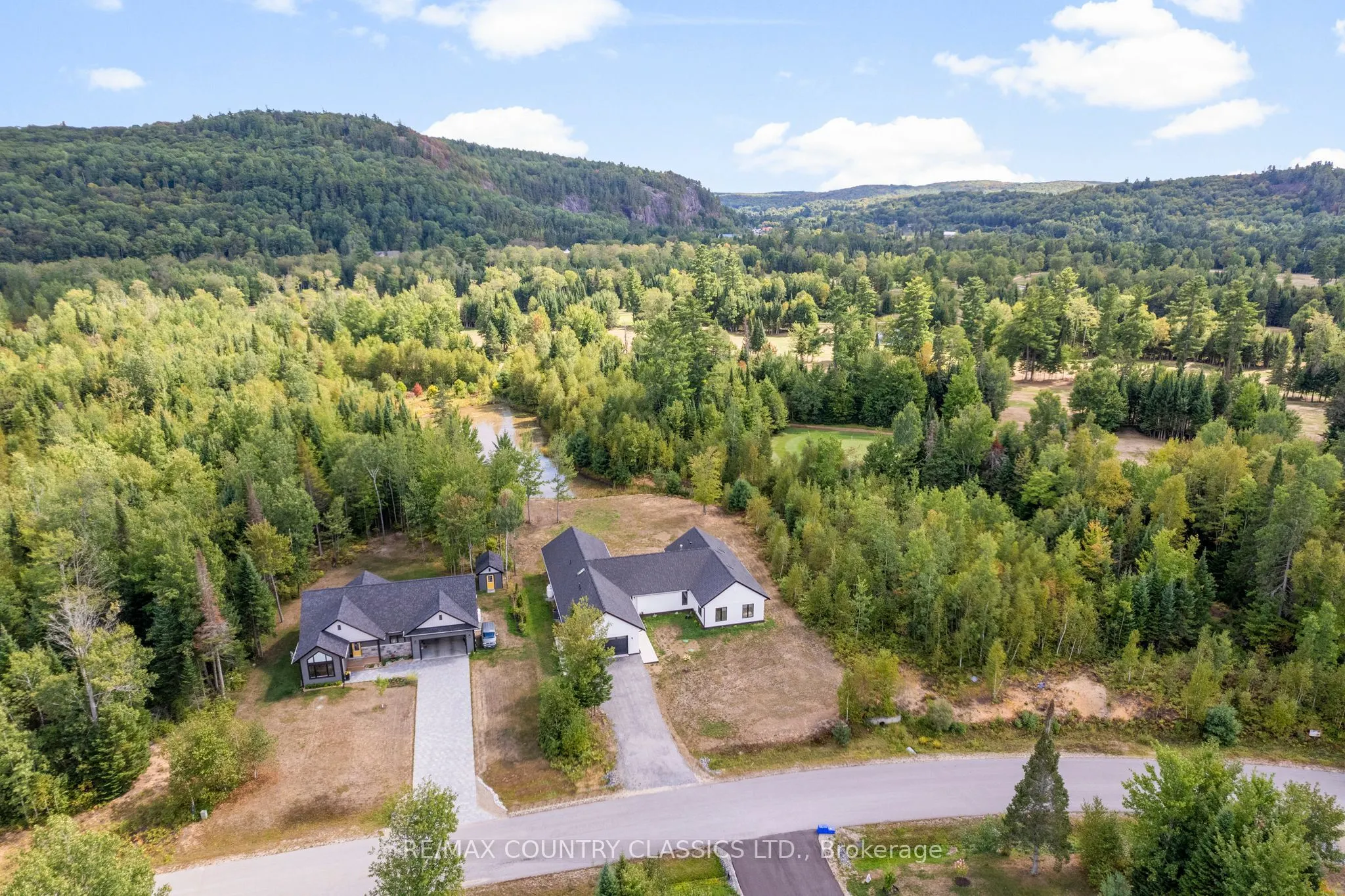 40 Bancroft Ridge Drive