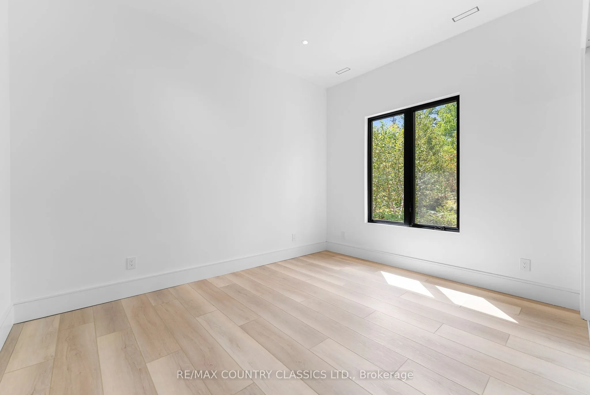 40 Bancroft Ridge Drive