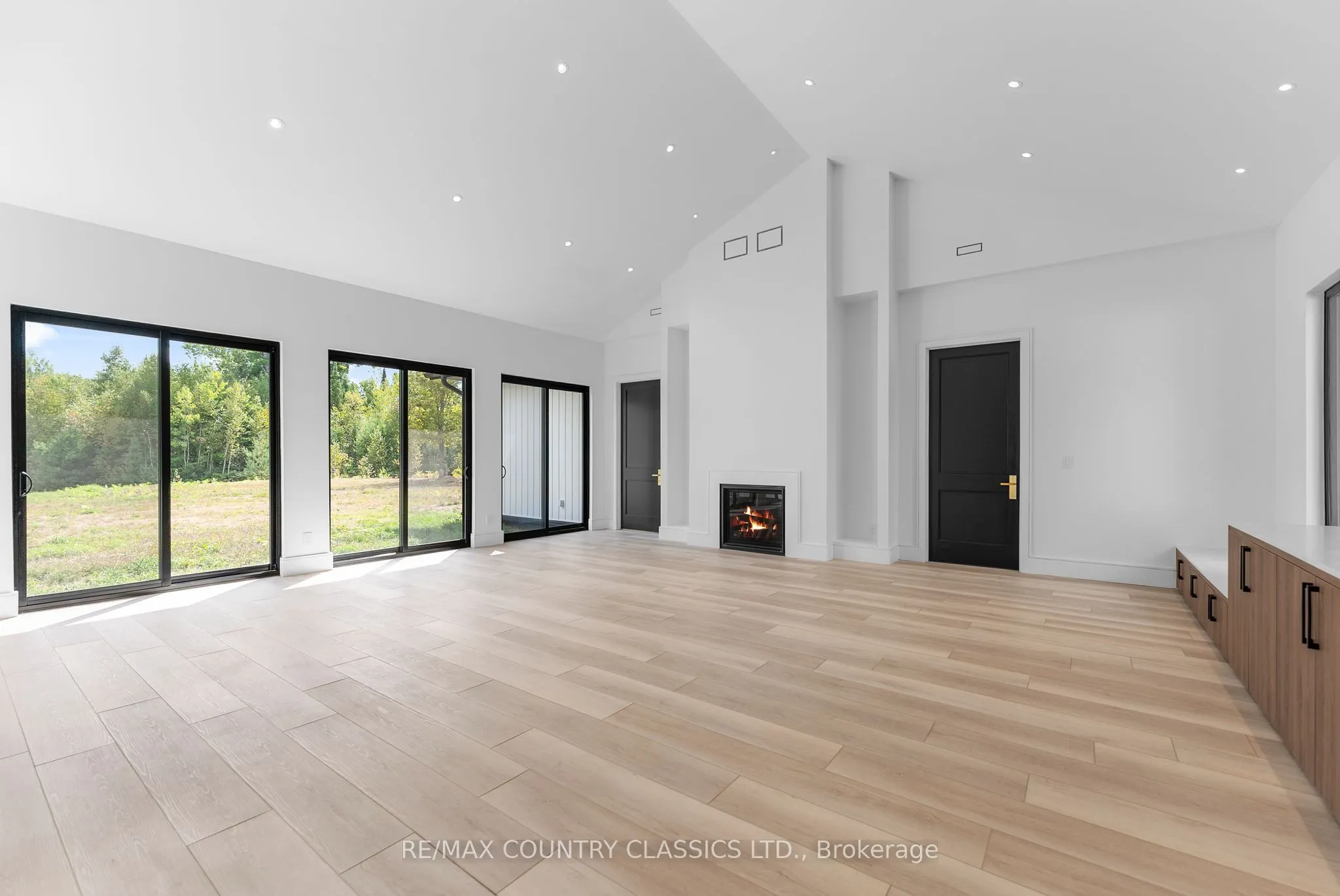 40 Bancroft Ridge Drive