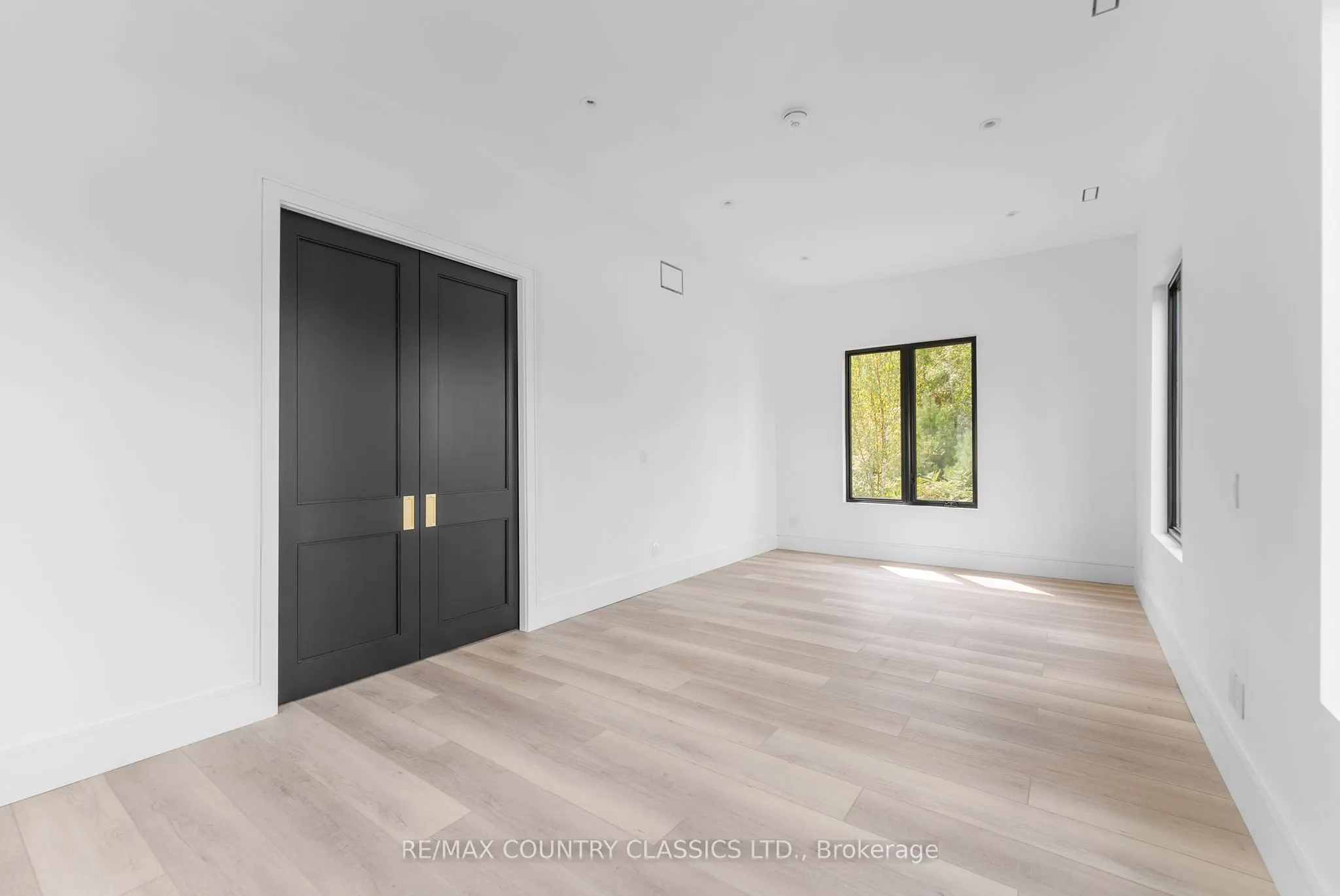 40 Bancroft Ridge Drive