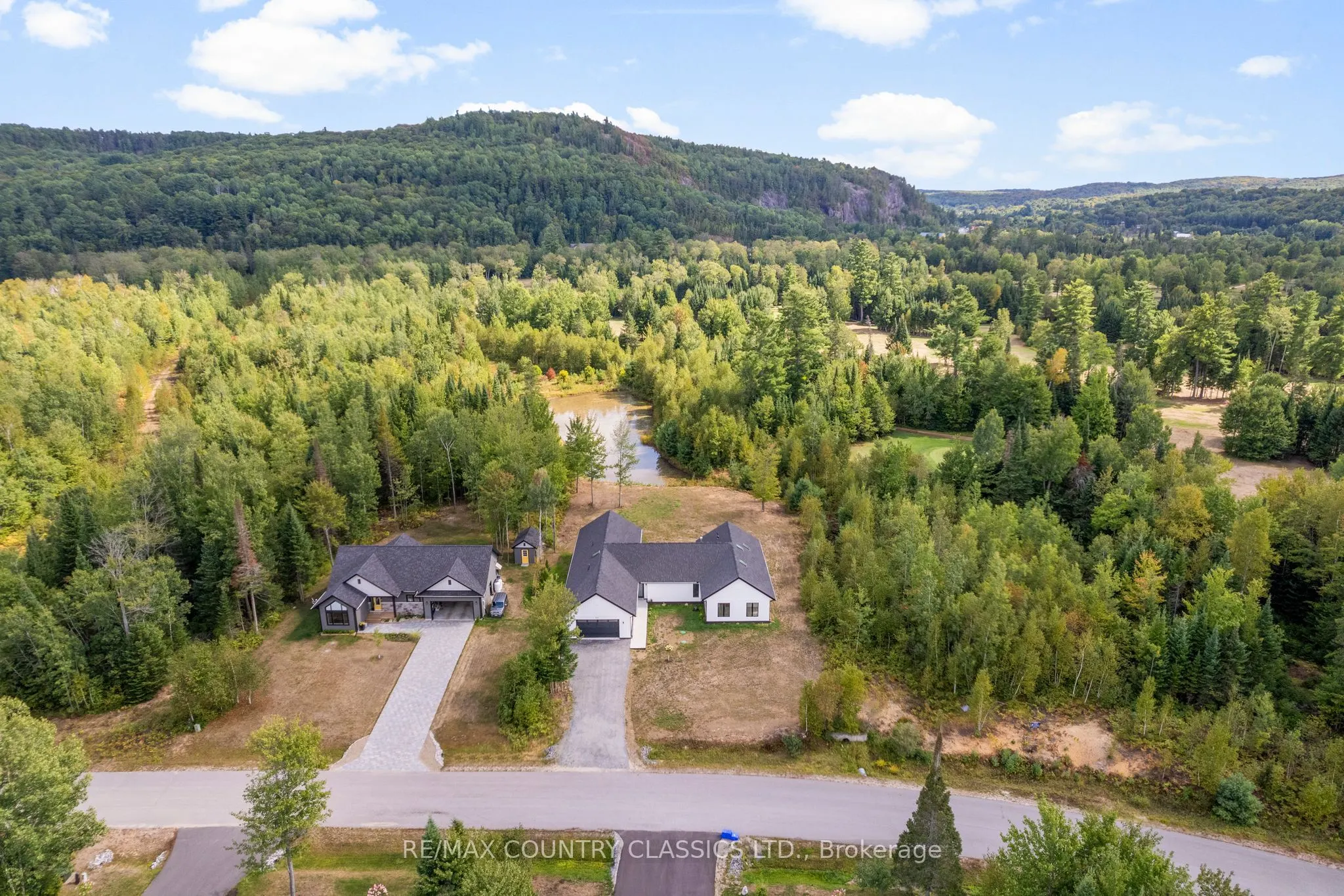 40 Bancroft Ridge Drive