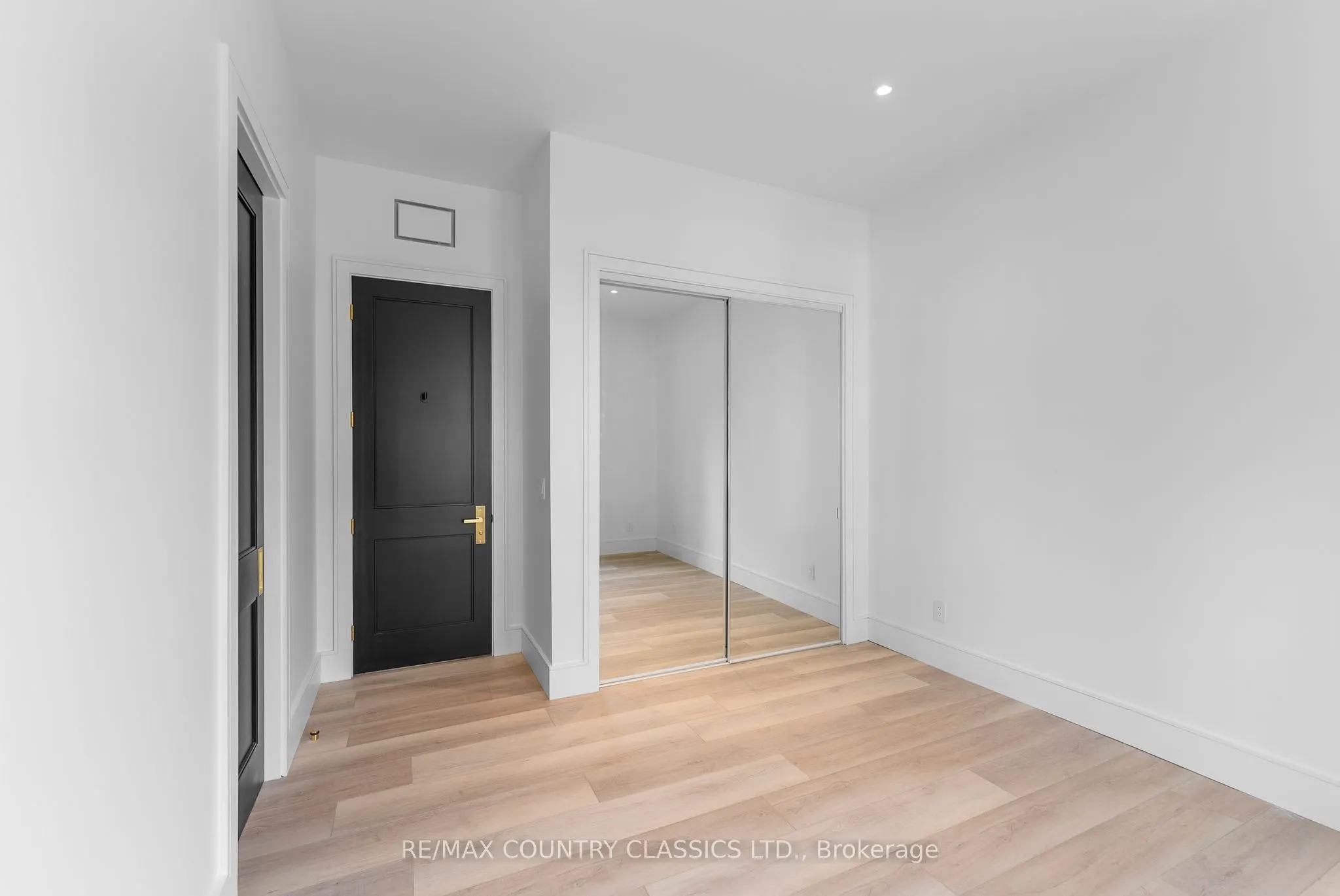 40 Bancroft Ridge Drive