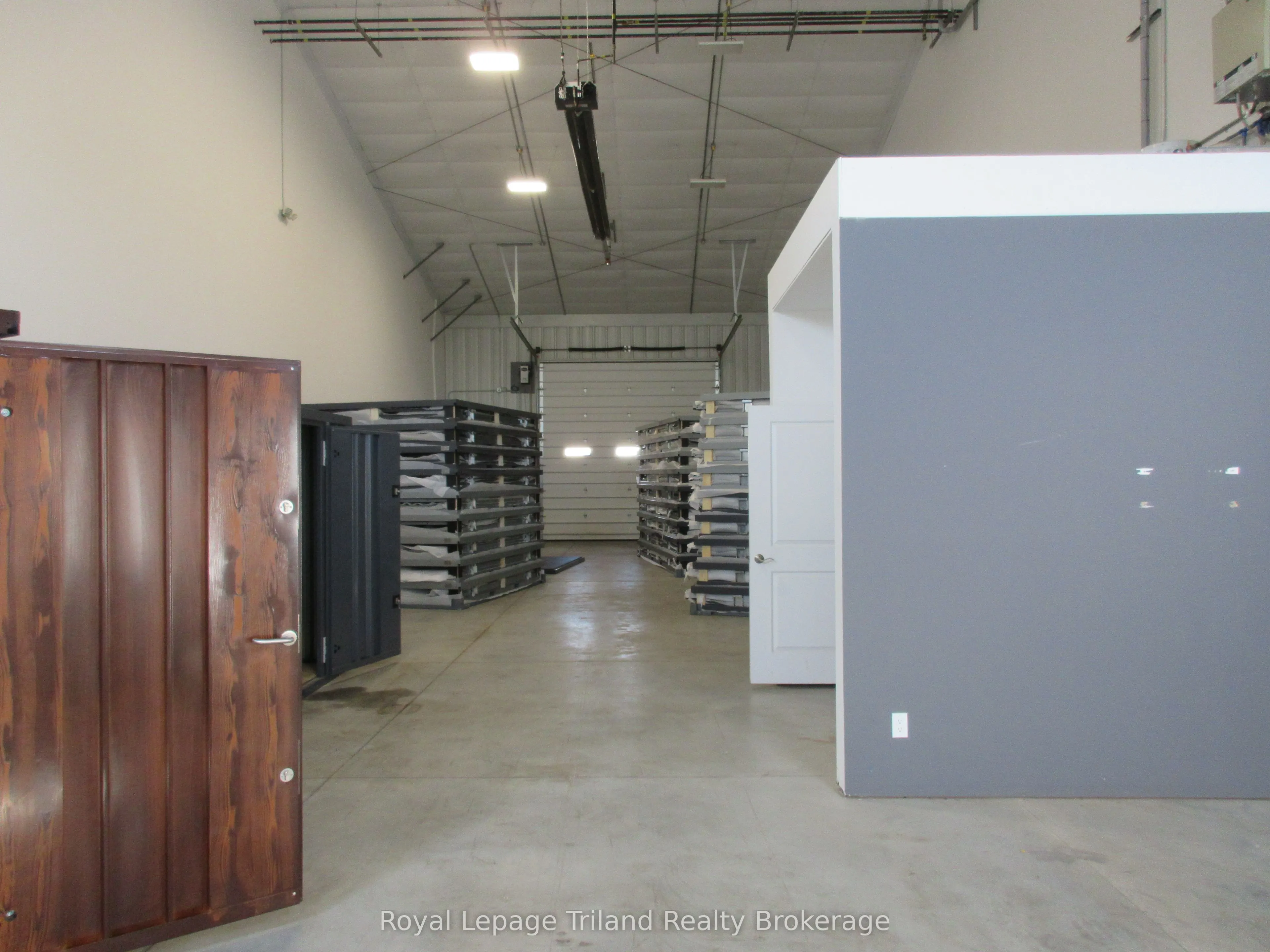 1099 Commerce Way, #4