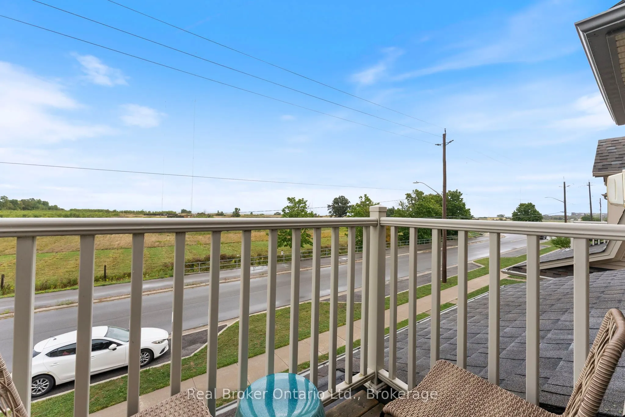86 Dunrobin Lane