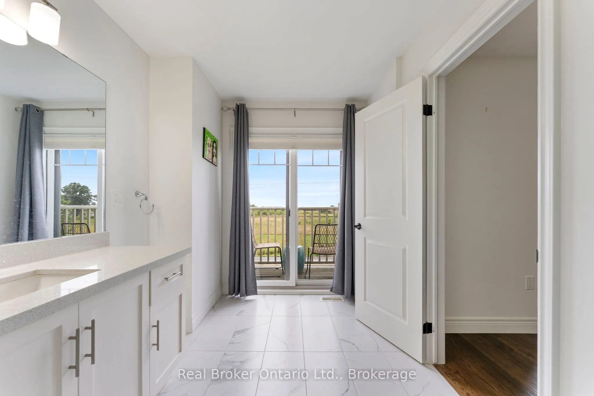 86 Dunrobin Lane