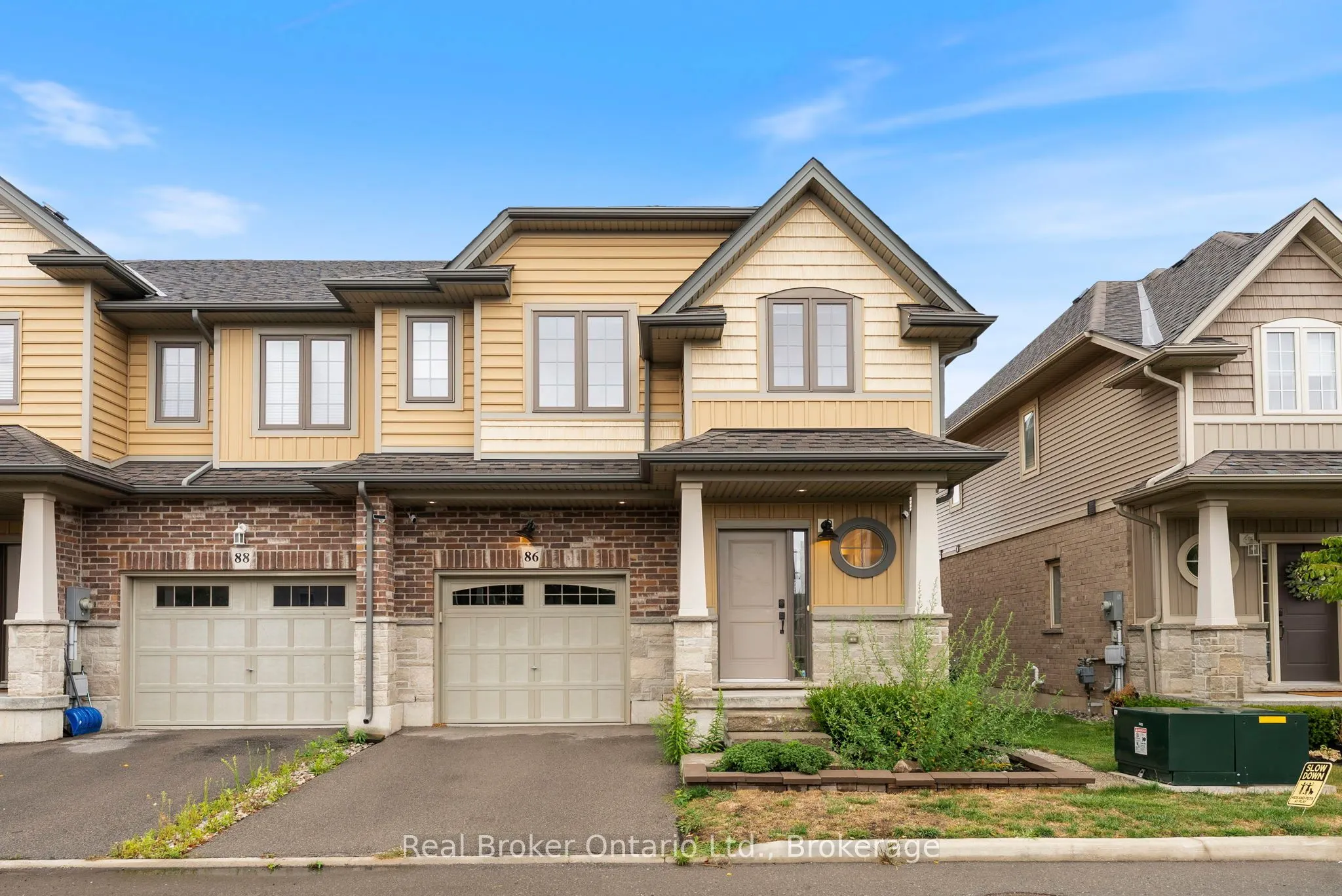 86 Dunrobin Lane