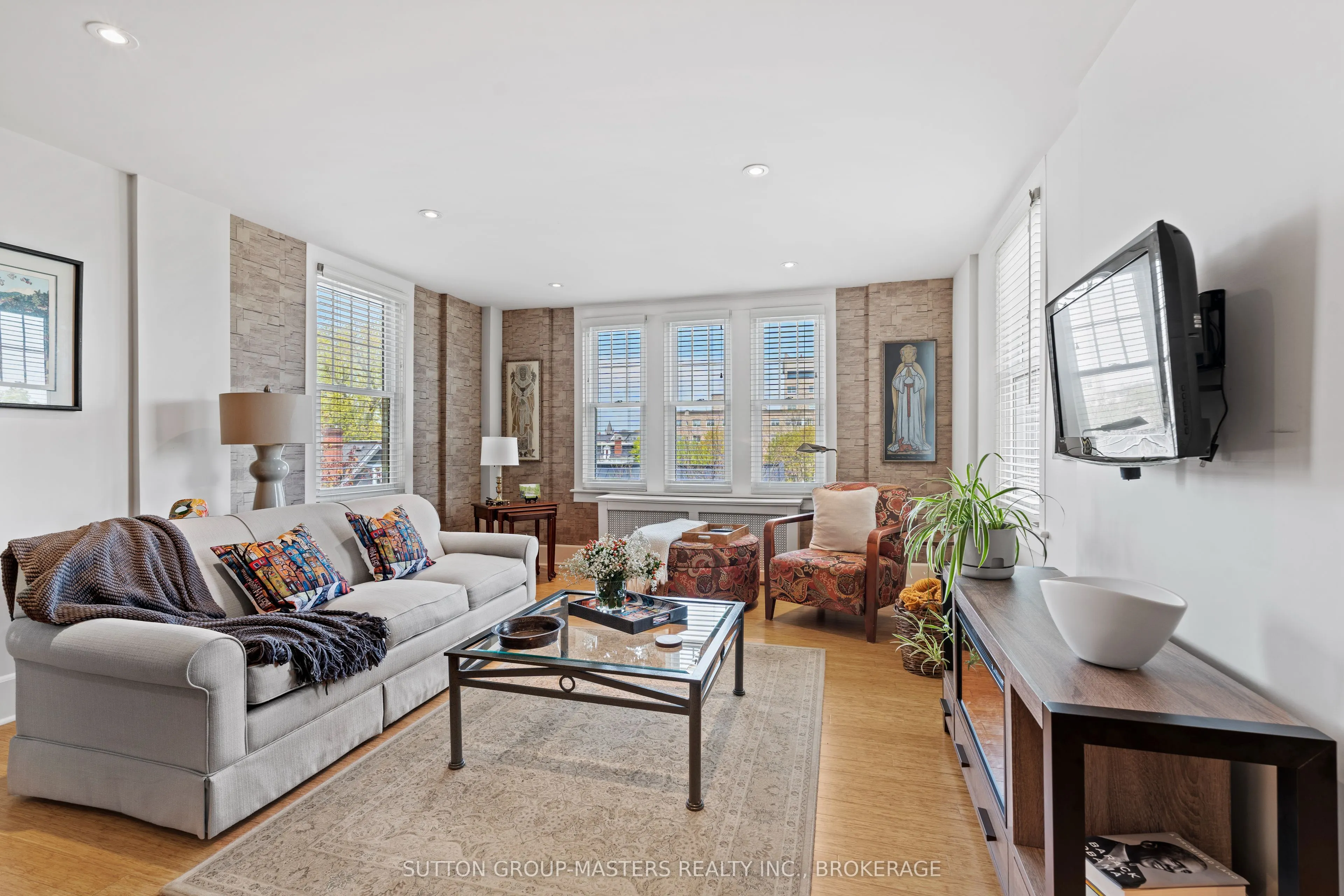 67 Sydenham Street, #404