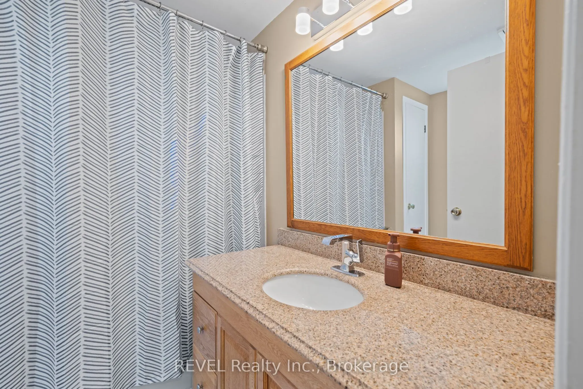 101 Wellandvale Drive, #Lower