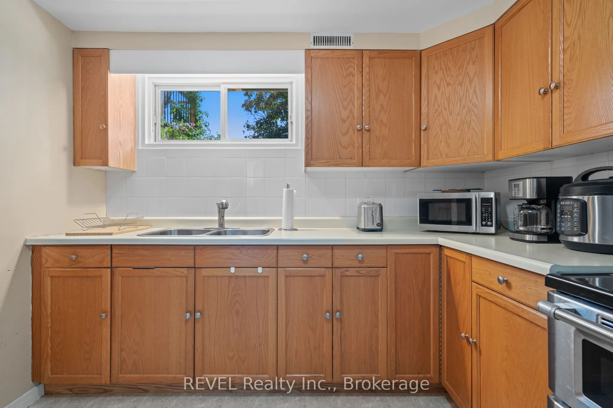 101 Wellandvale Drive, #Lower