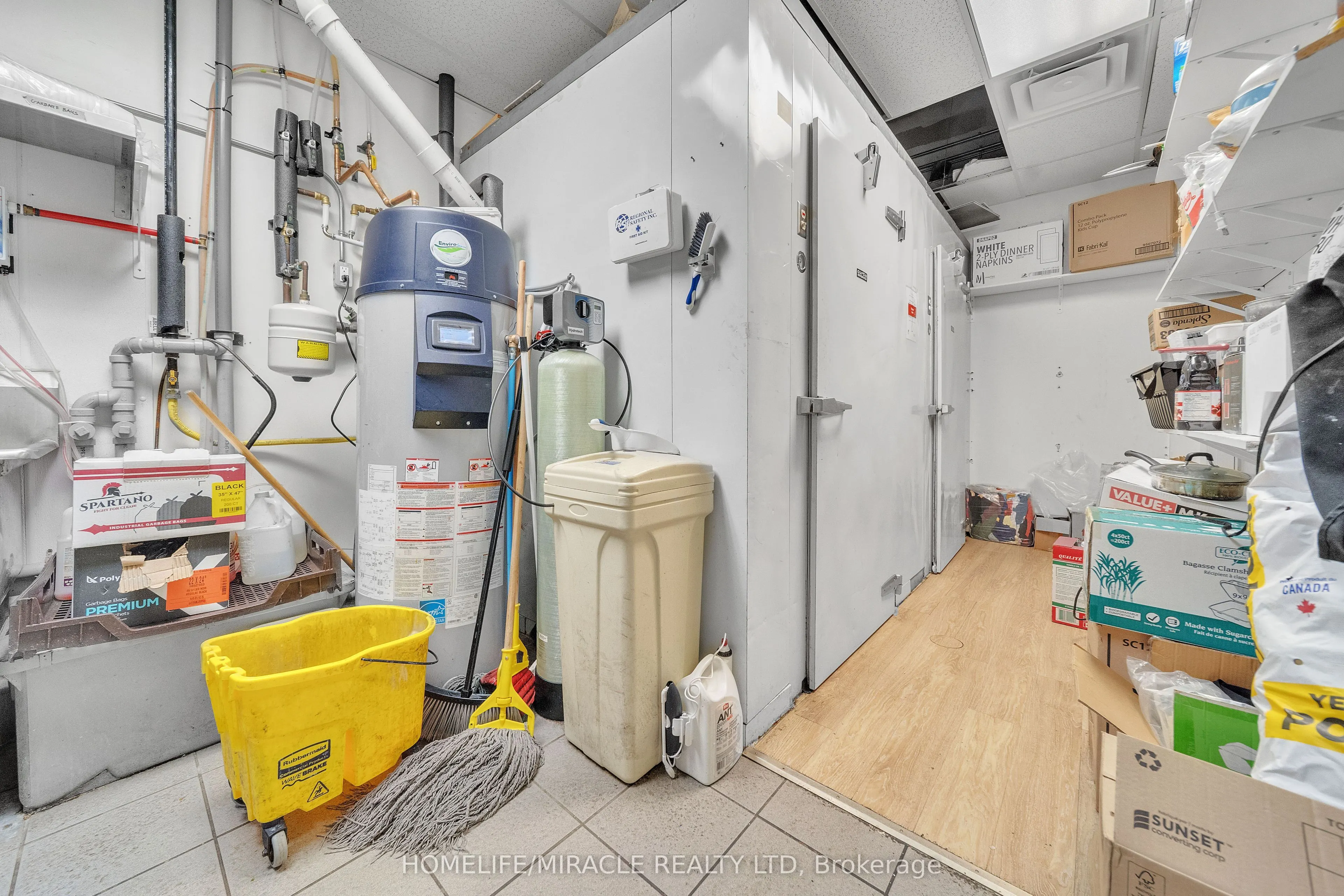 4293 King Street E, #6