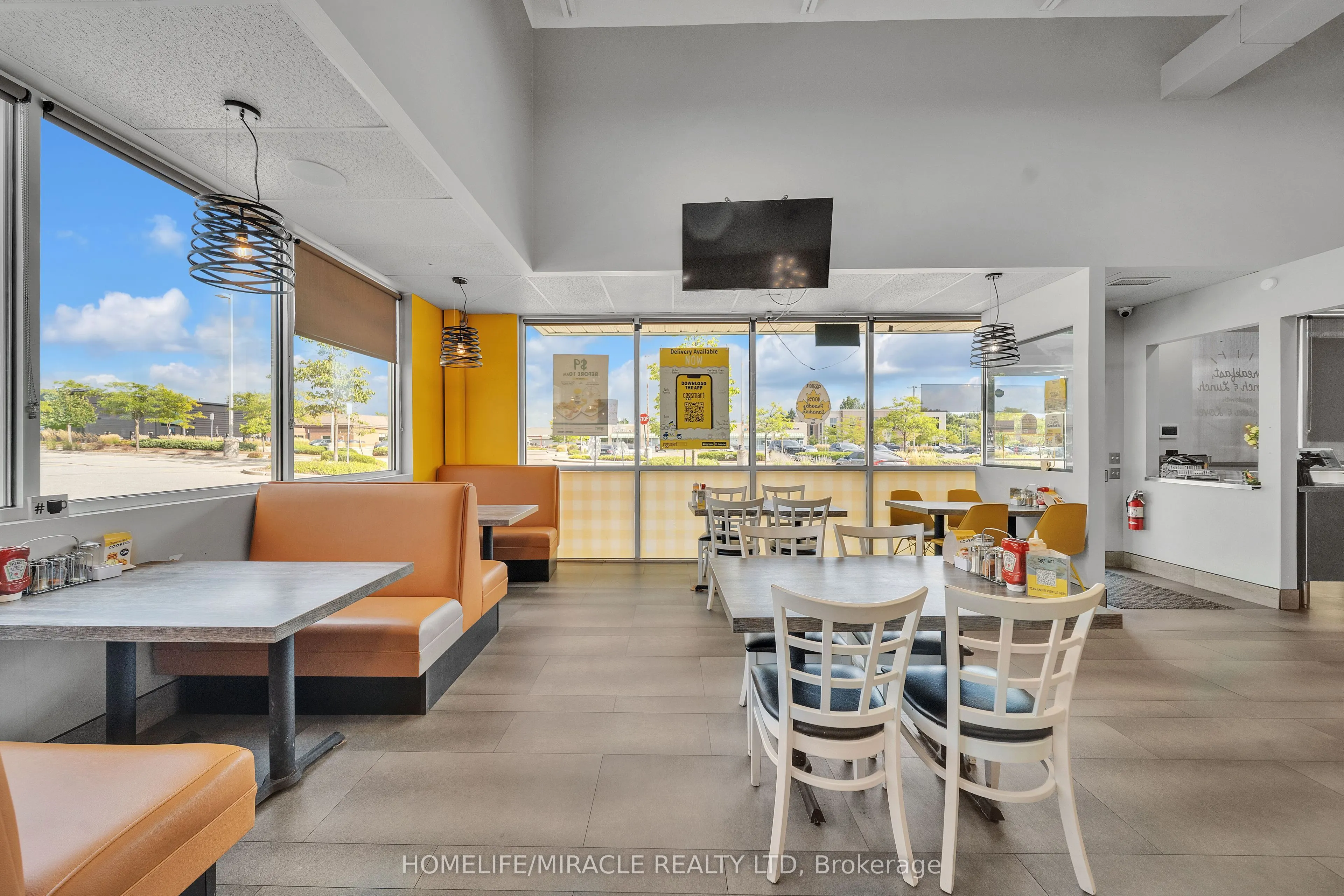 4293 King Street E, #6