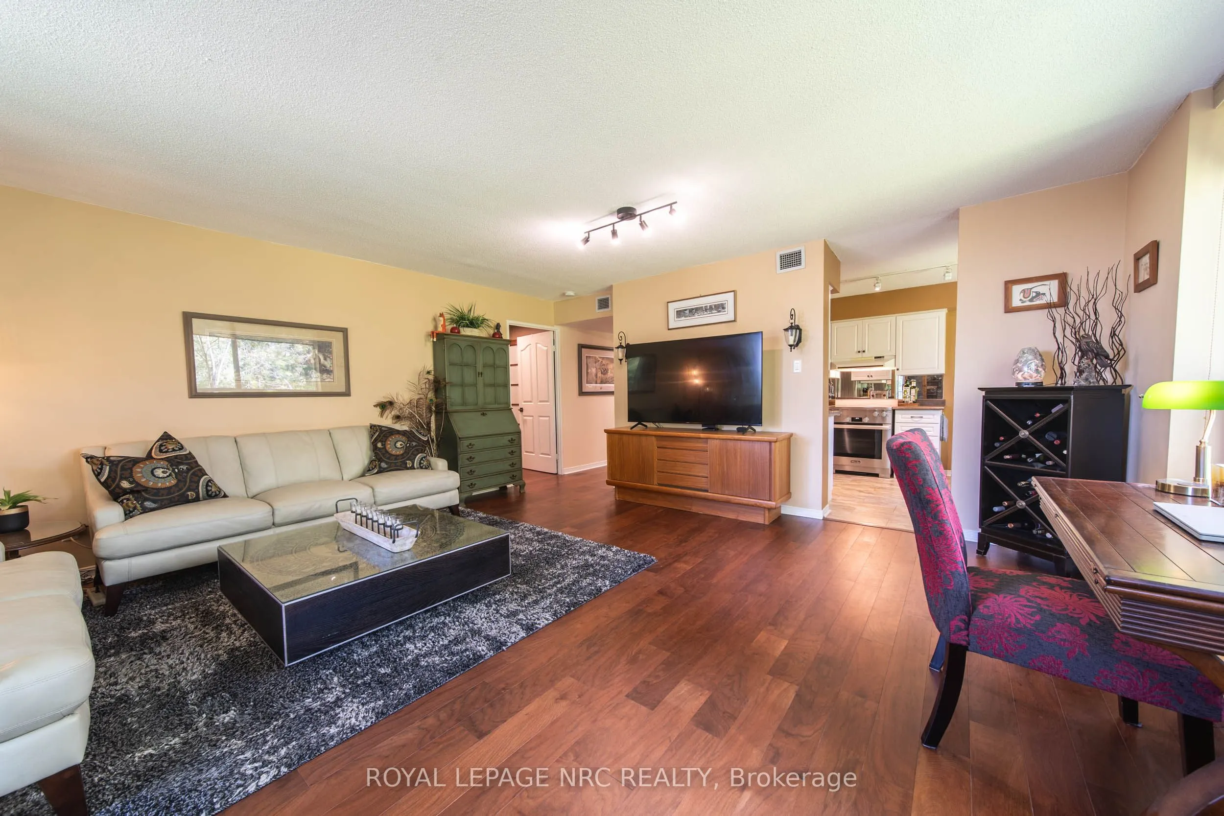 8111 Forest Glen Drive, #401