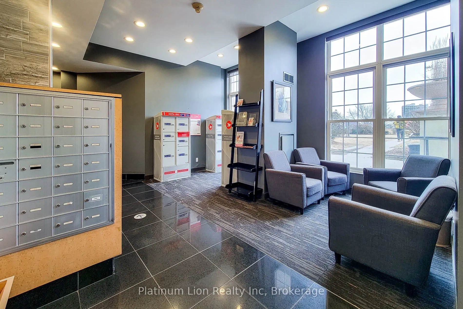 135 James Street S, #402