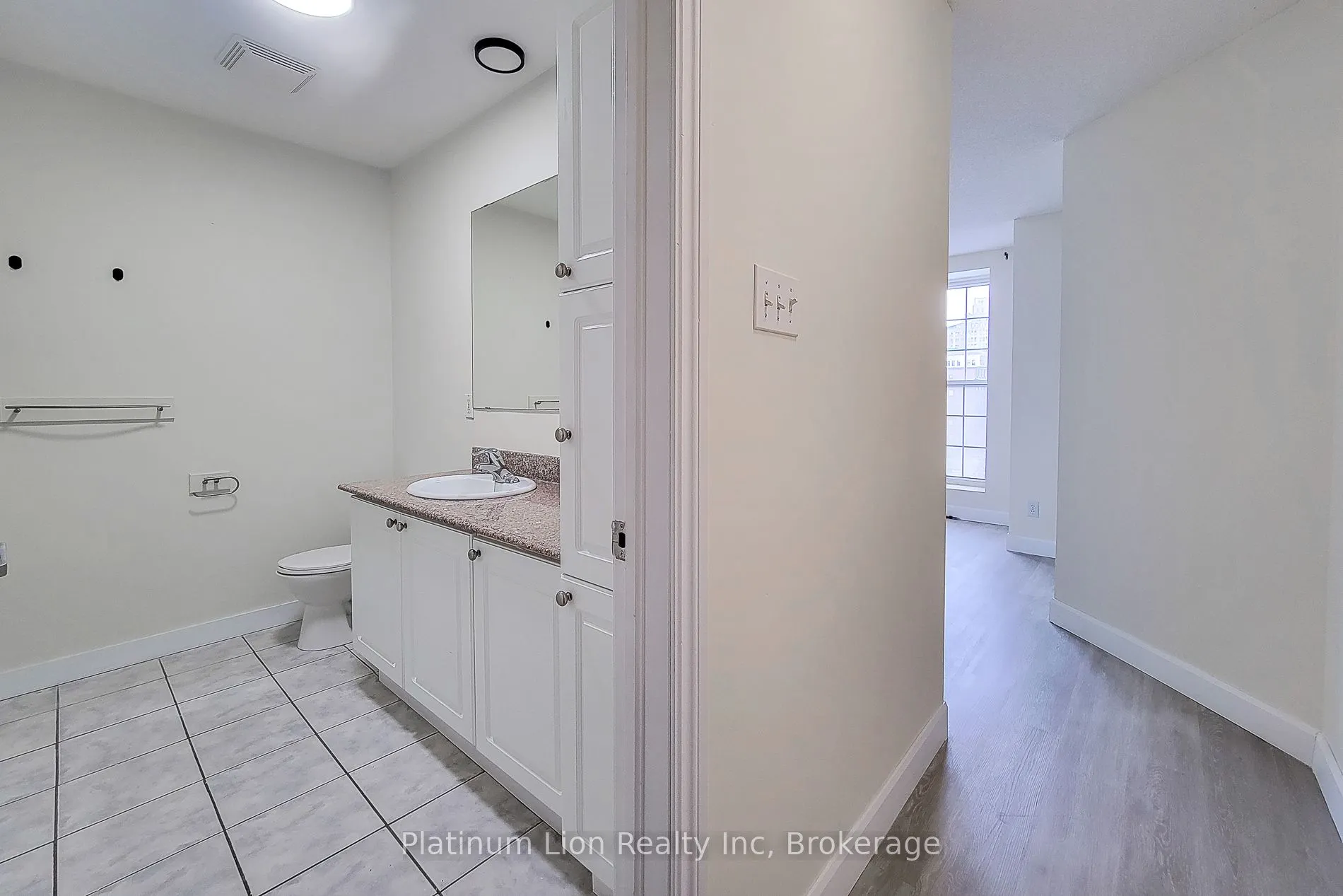 135 James Street S, #402
