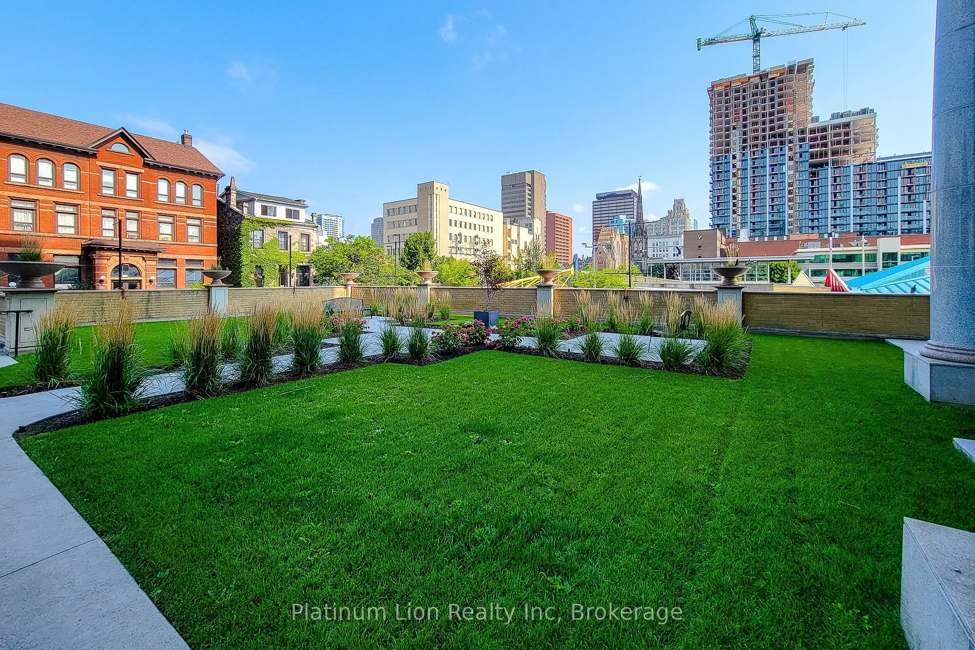 135 James Street S, #402