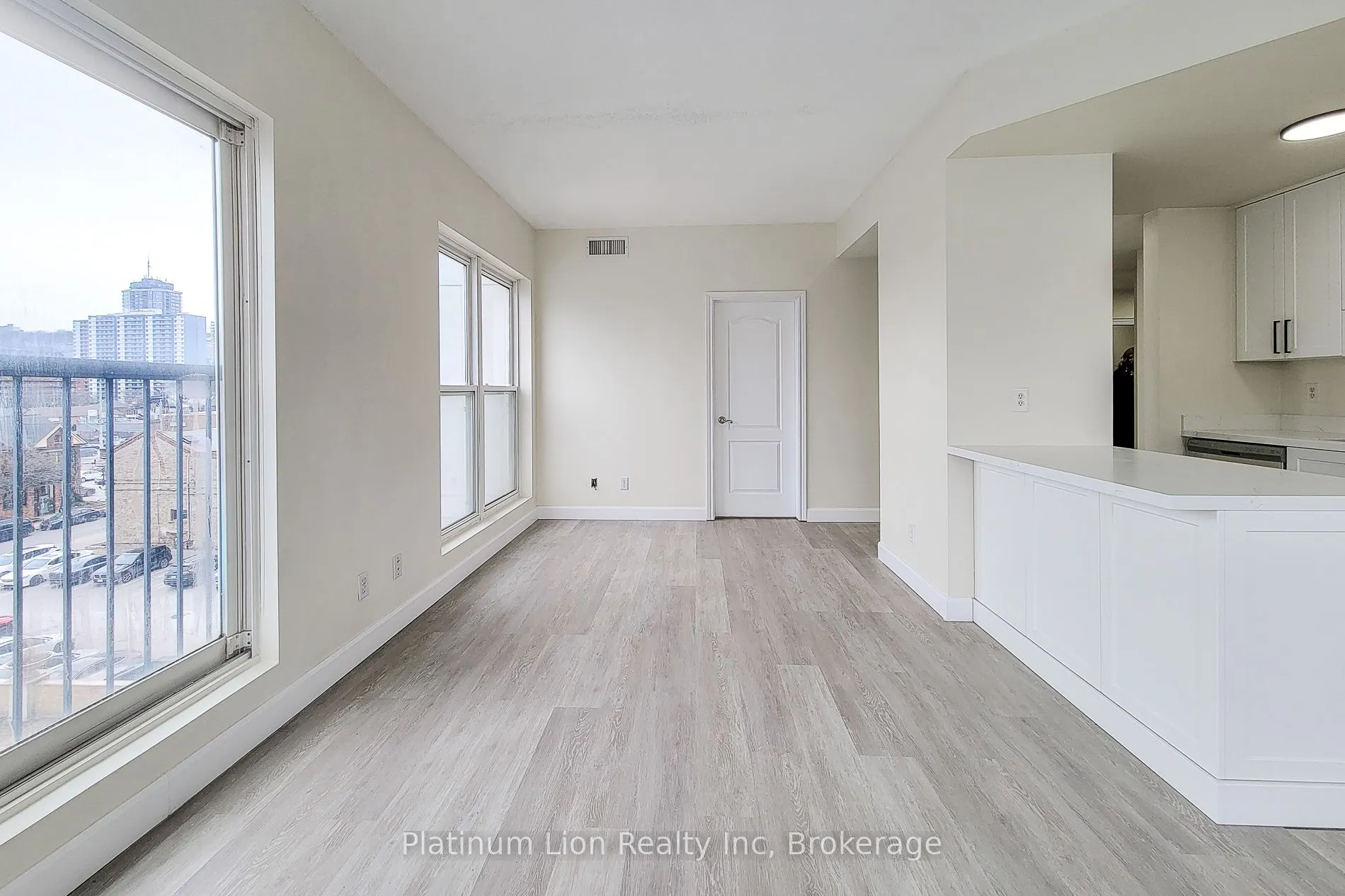135 James Street S, #402