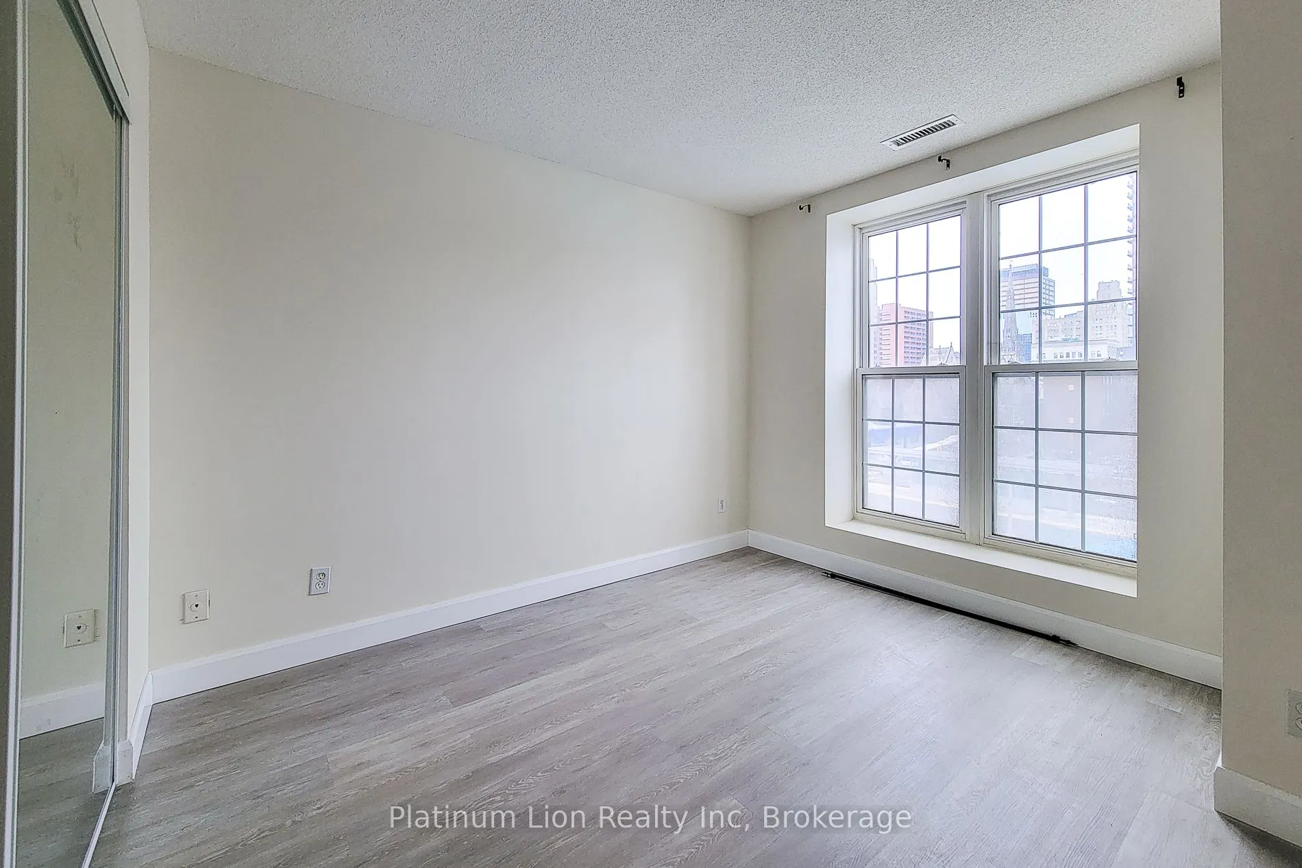 135 James Street S, #402