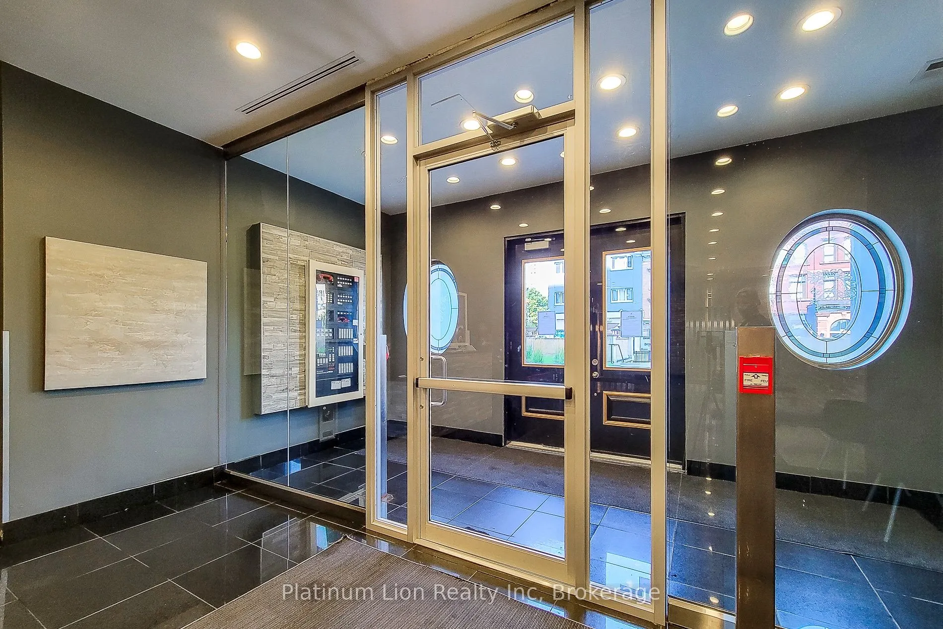 135 James Street S, #402