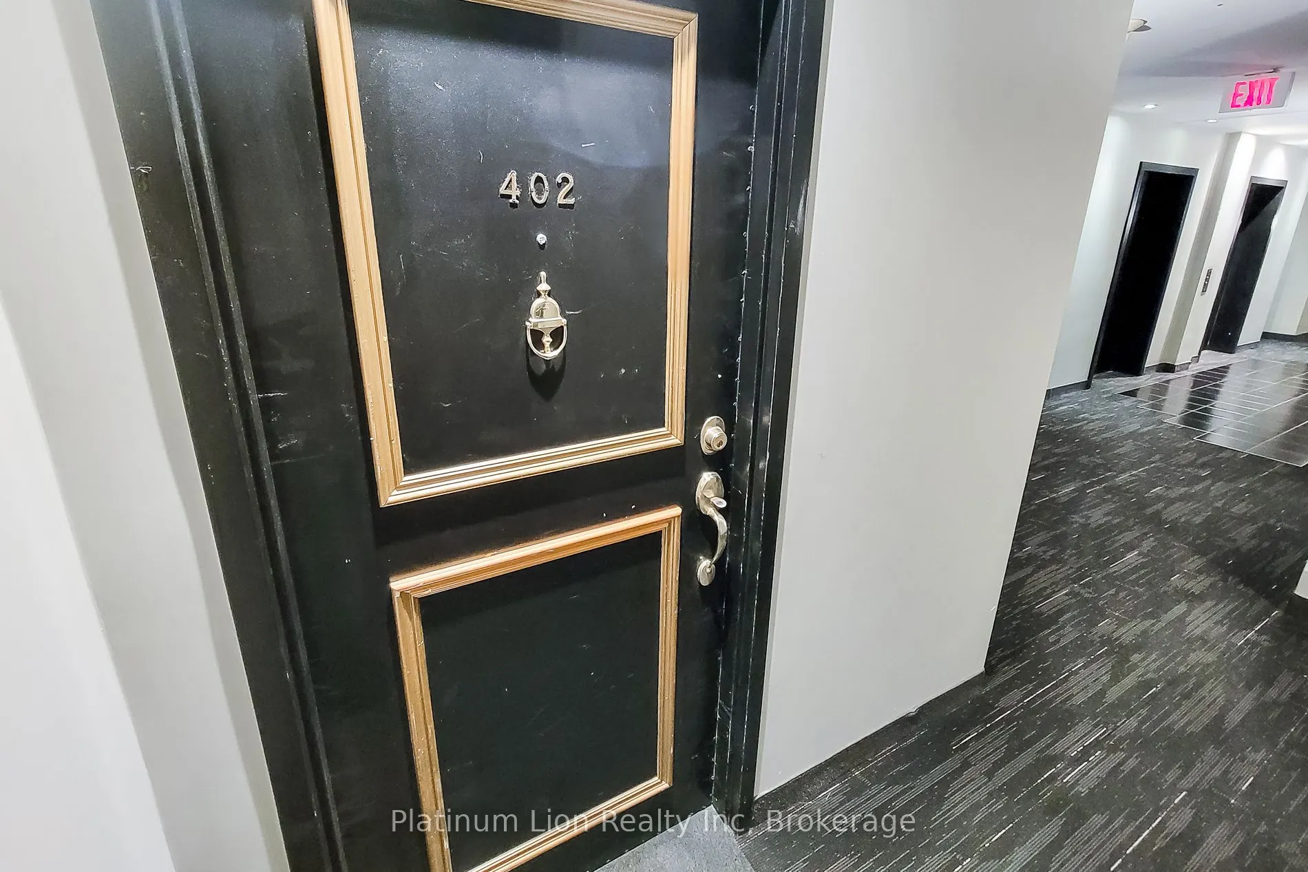 135 James Street S, #402