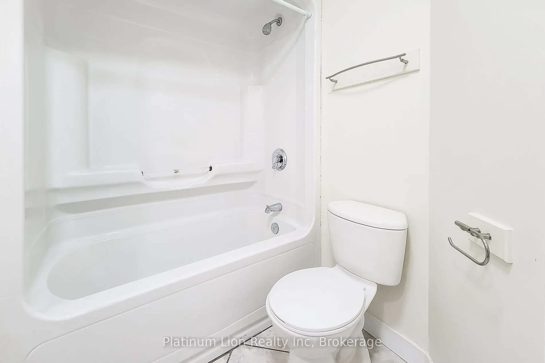 135 James Street S, #402