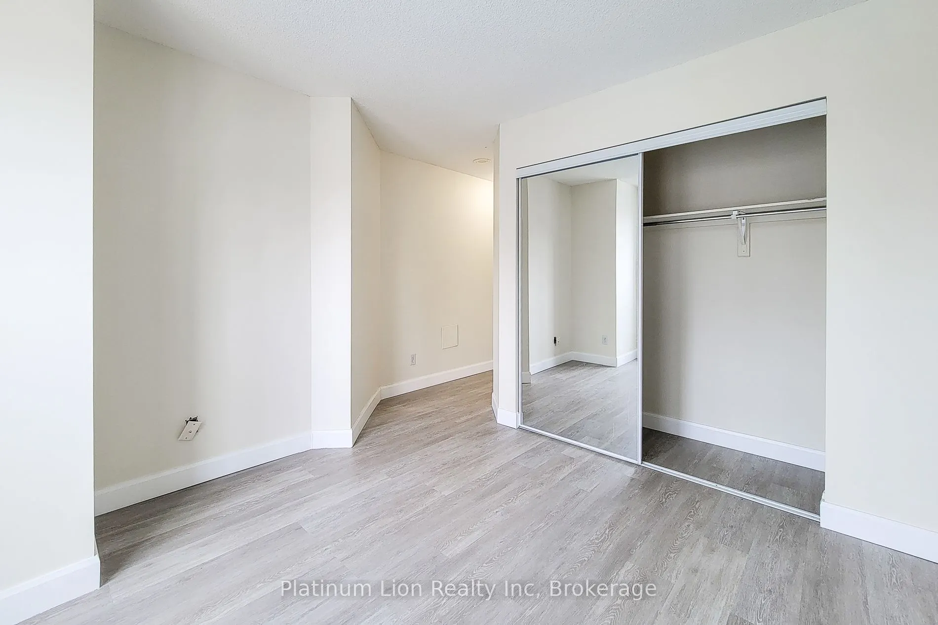 135 James Street S, #402