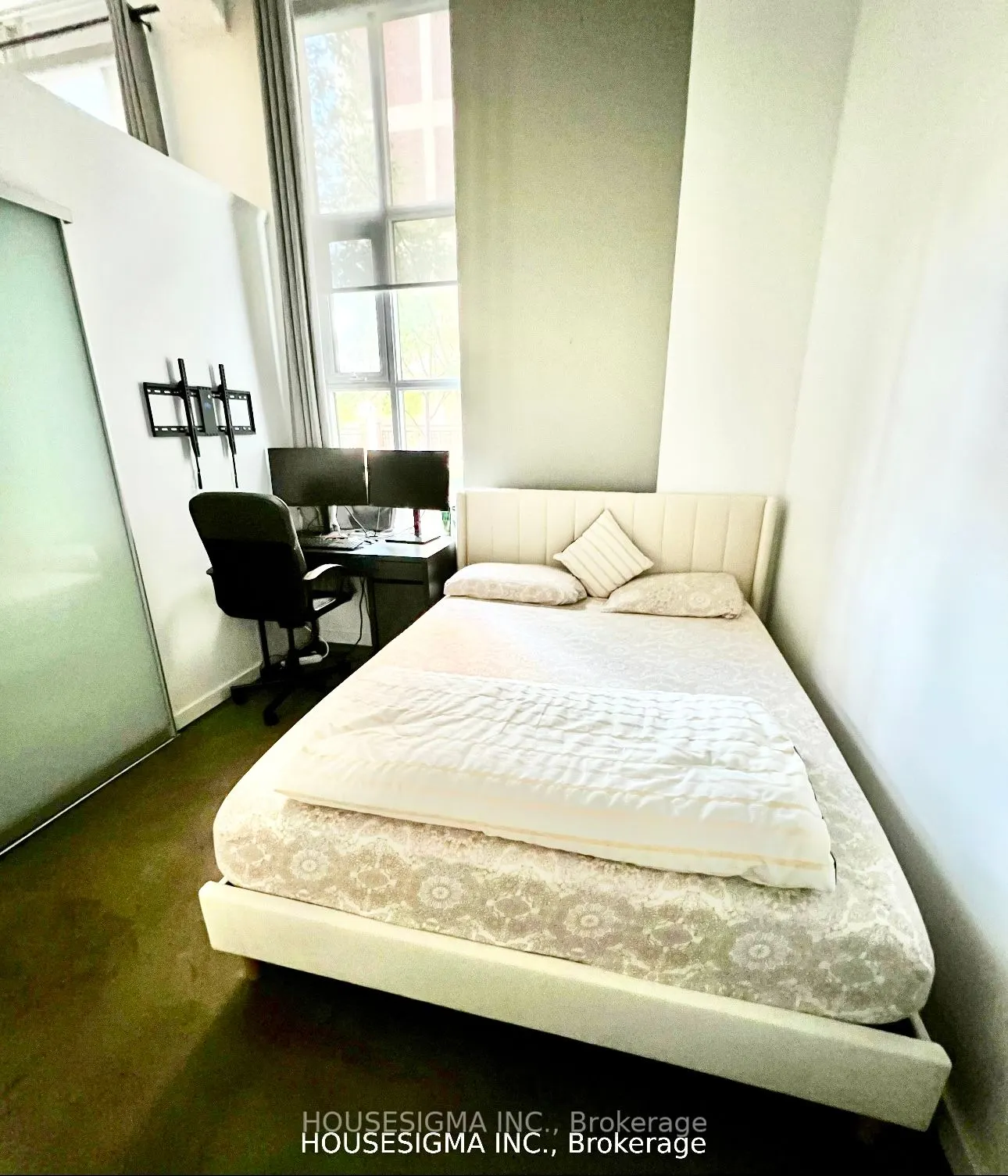 404 King Street W, #109