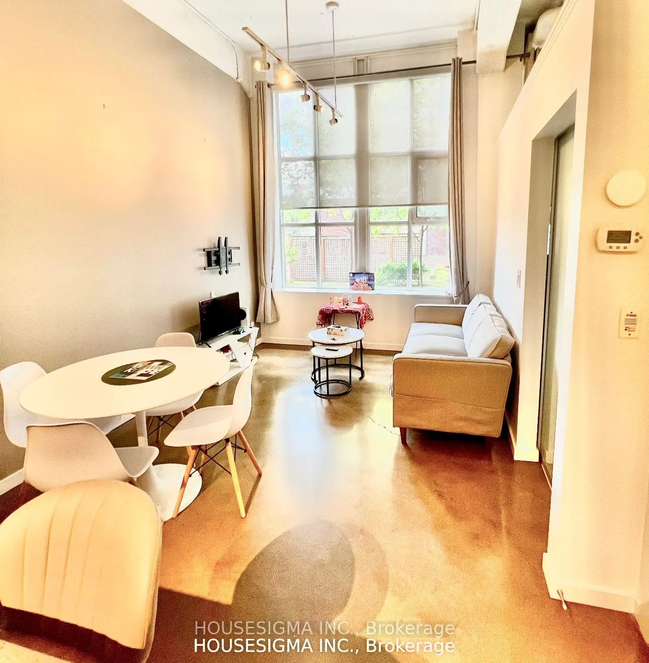 404 King Street W, #109