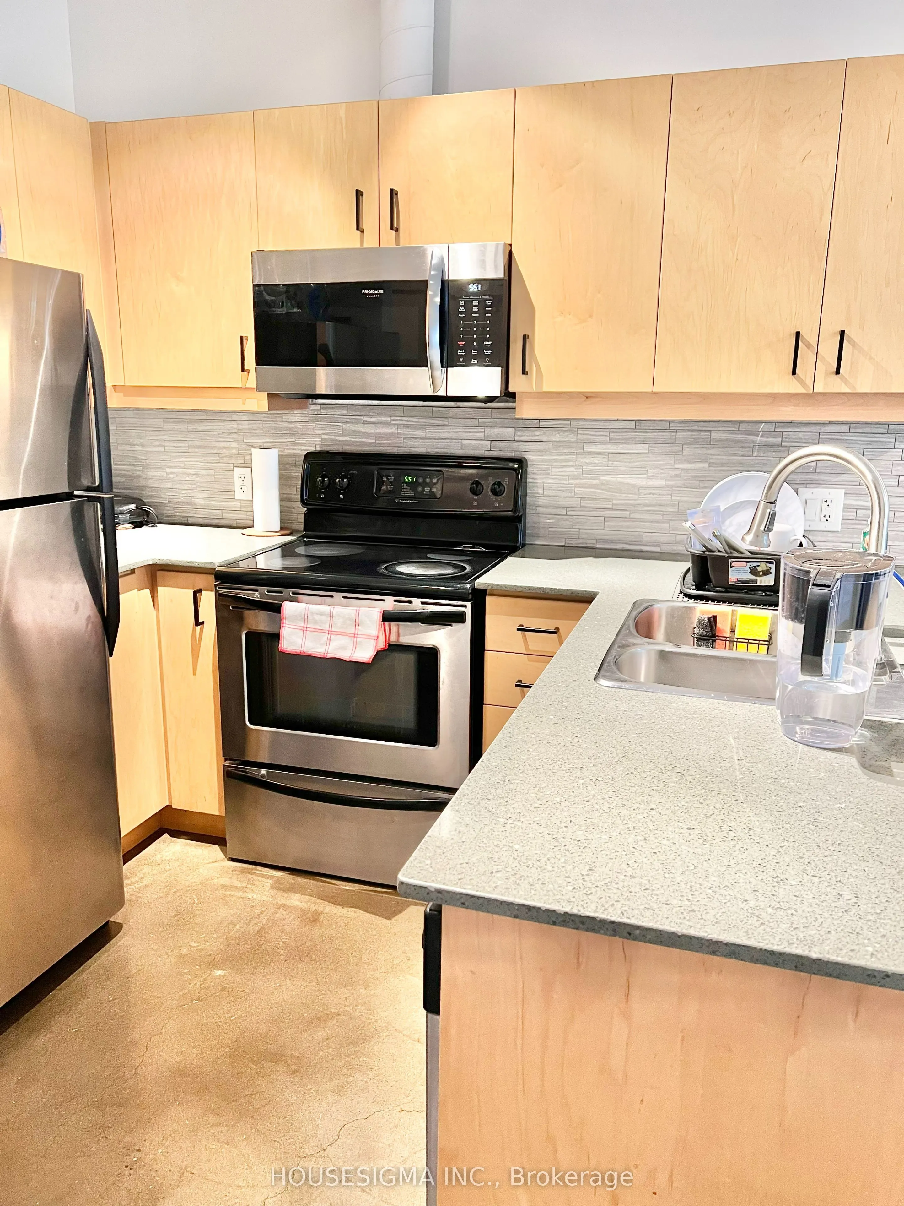 404 King Street W, #109
