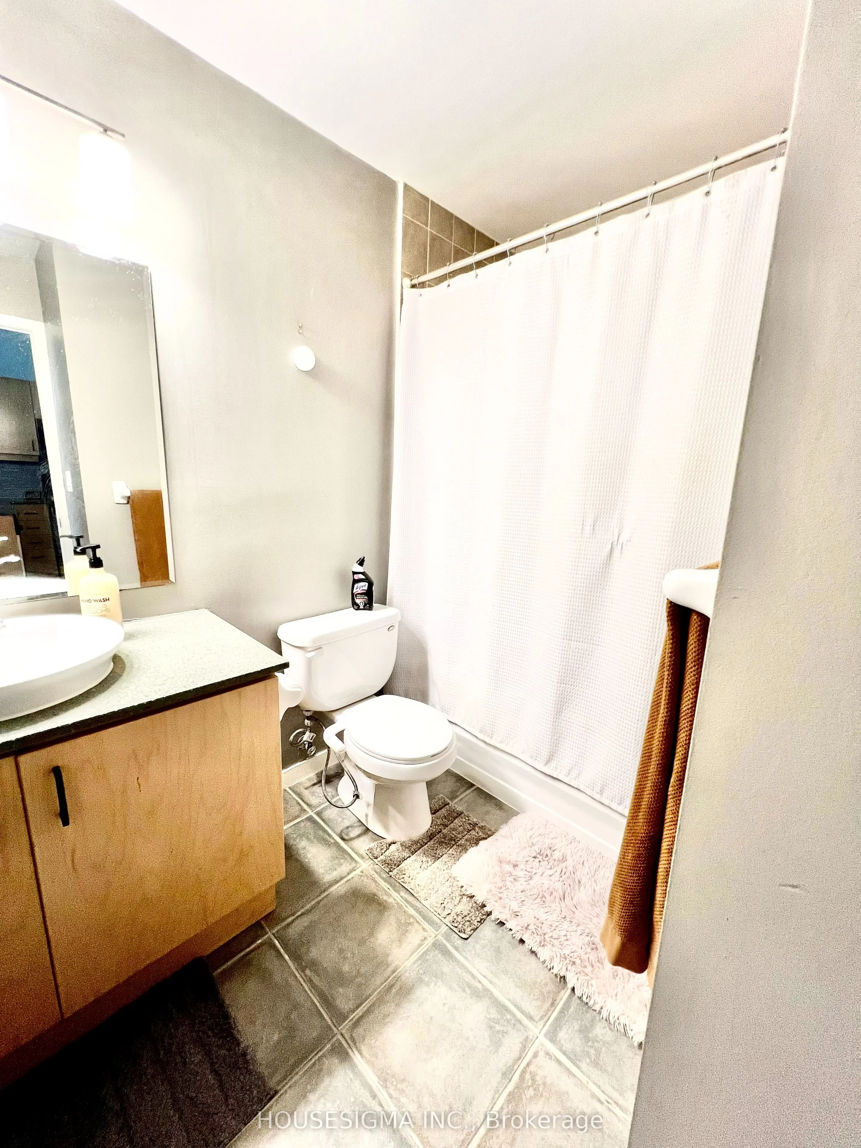 404 King Street W, #109