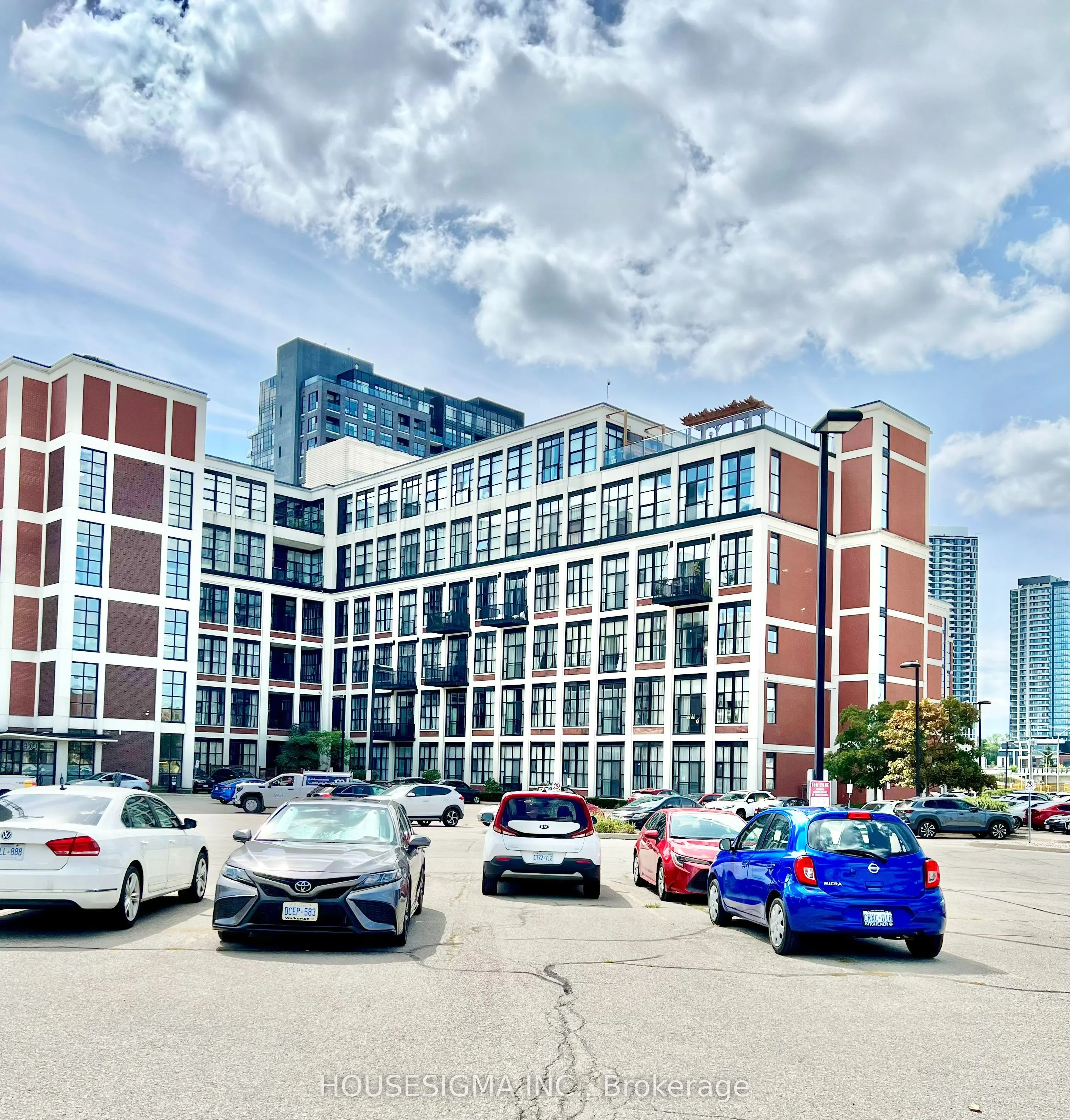 404 King Street W, #109