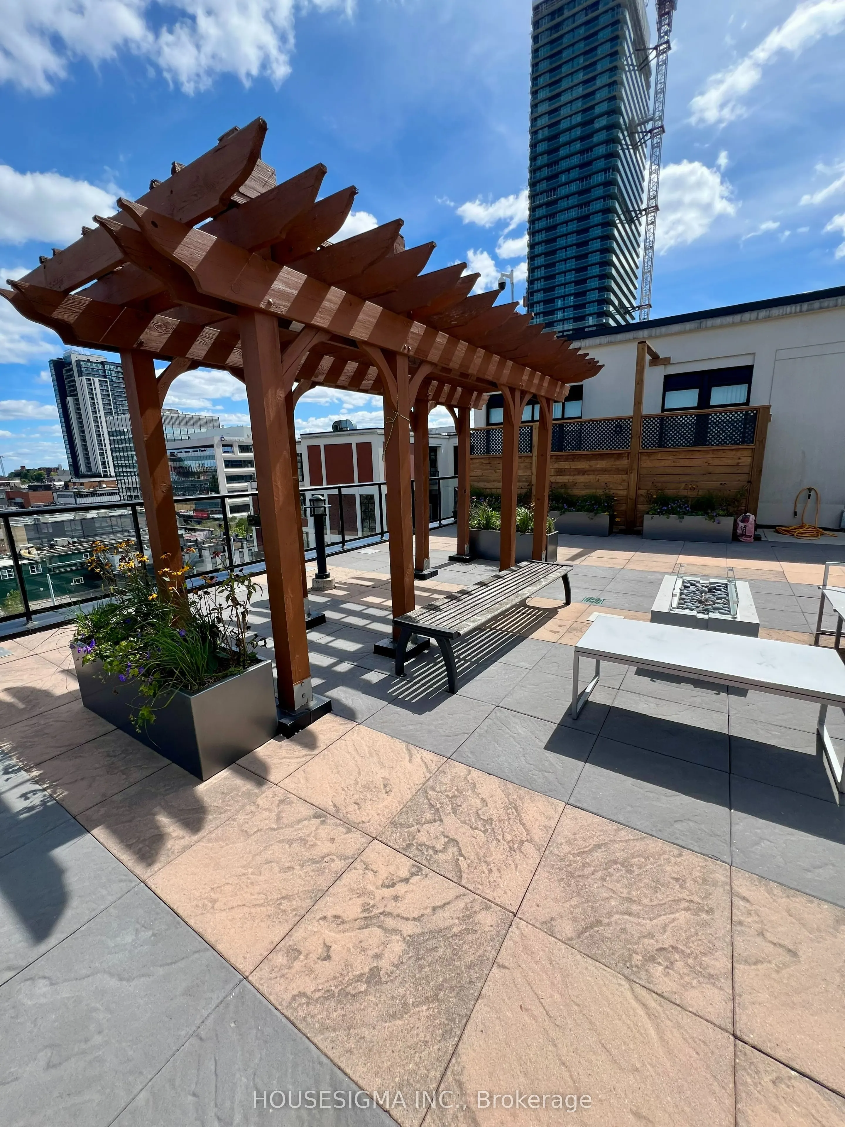 404 King Street W, #109