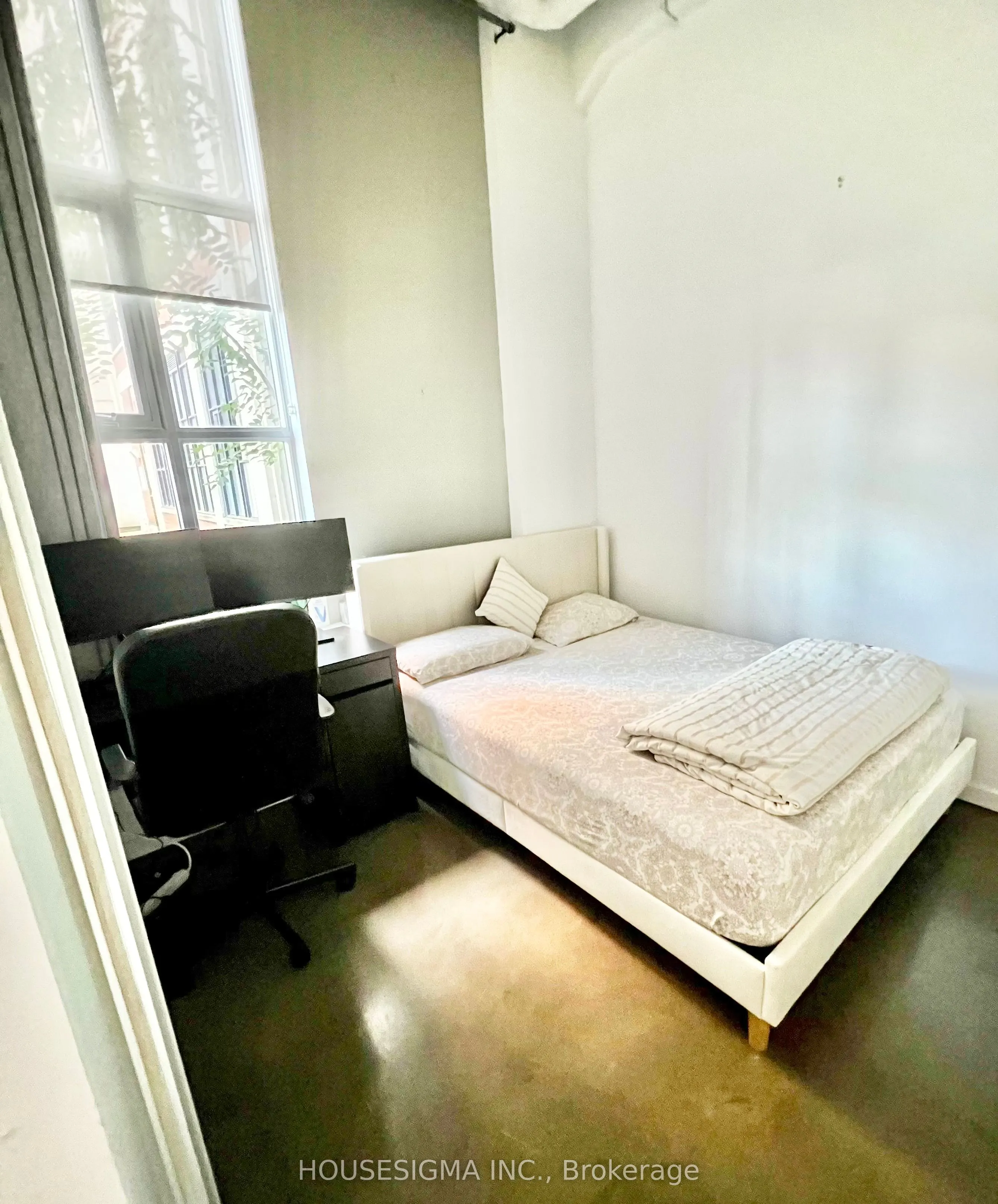 404 King Street W, #109