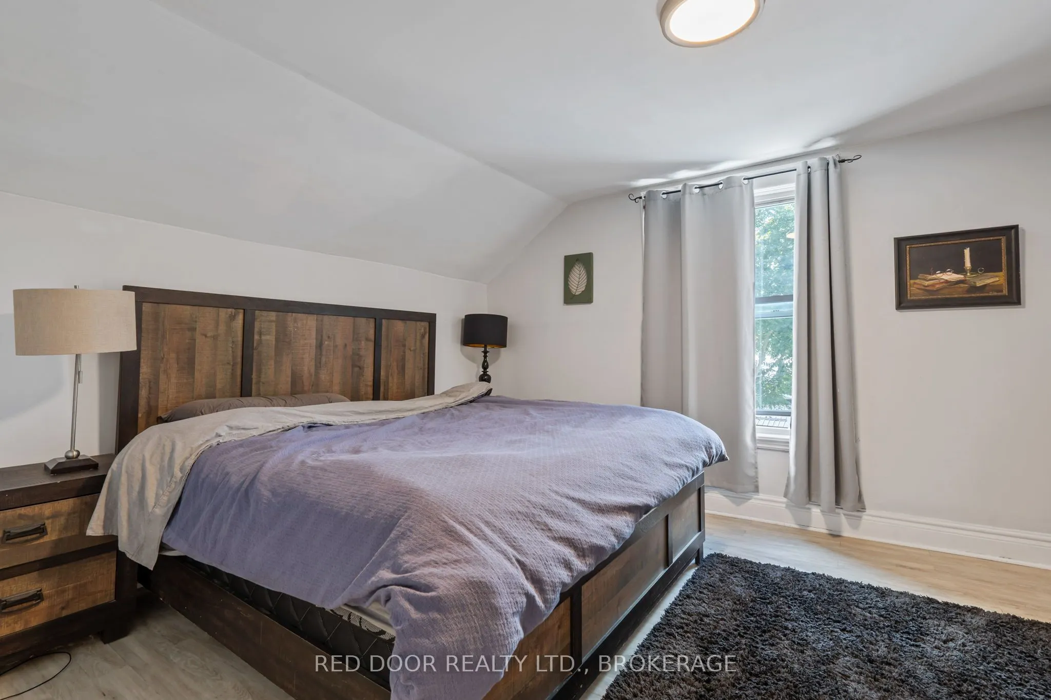 292 Hetty Street W